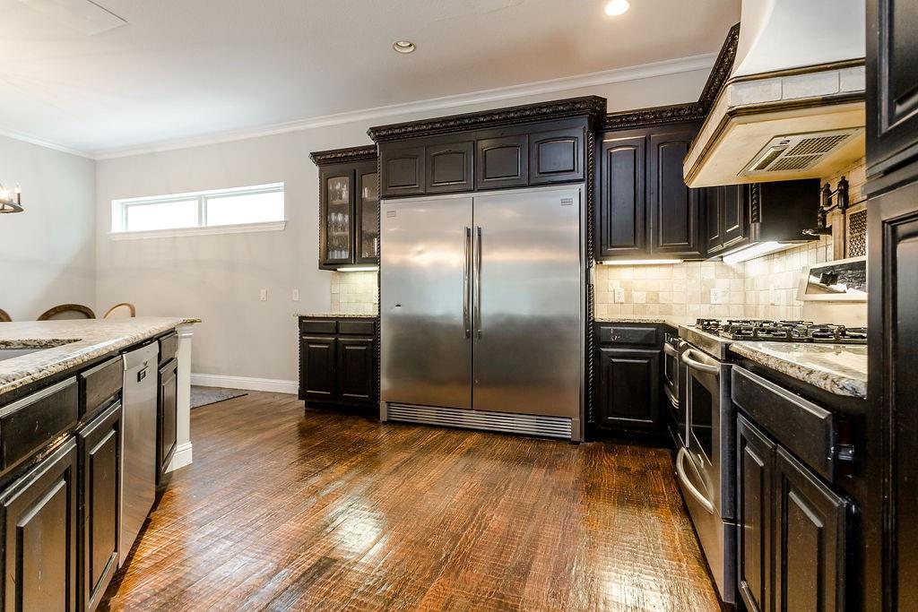 main property photo 23