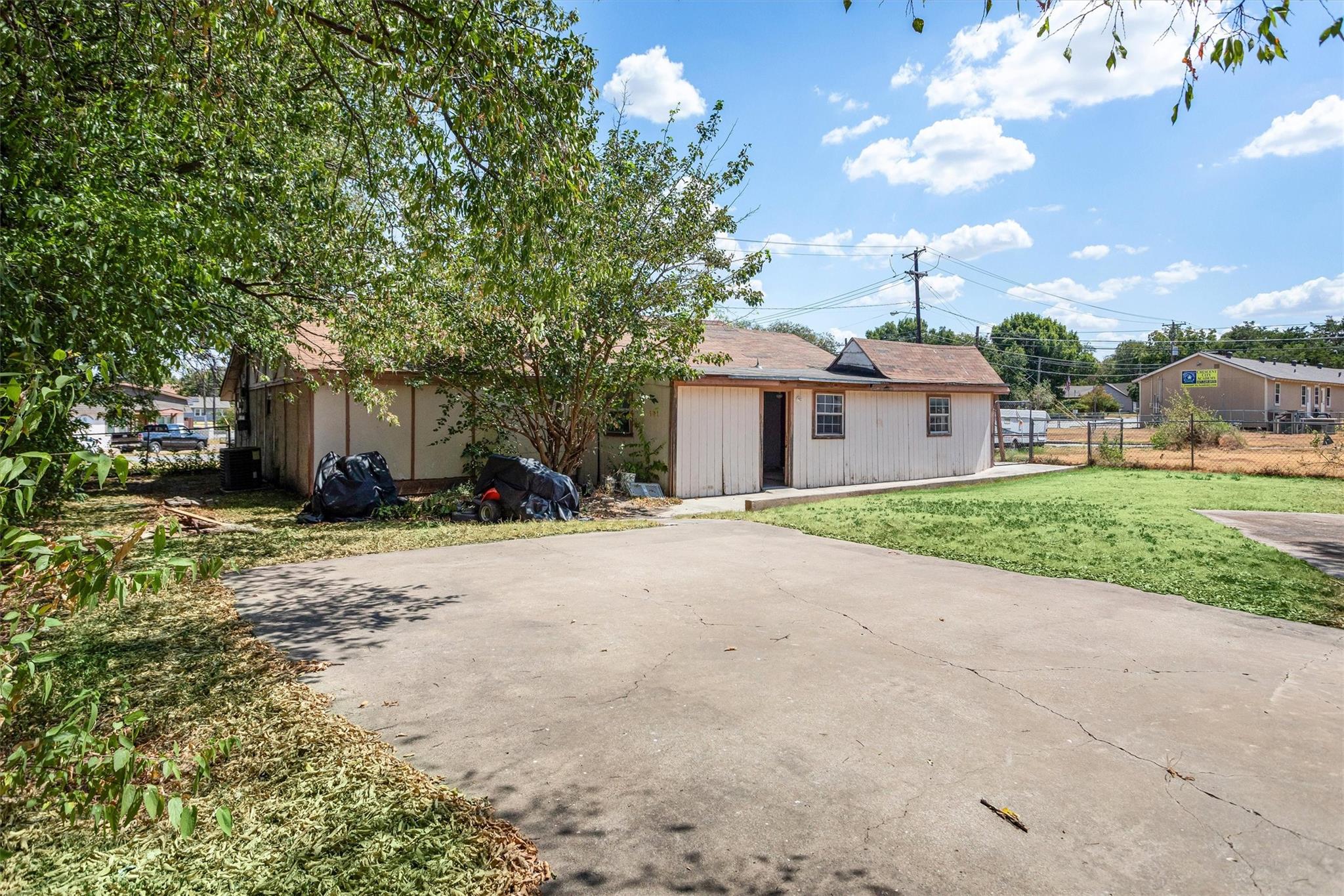 main property photo 31
