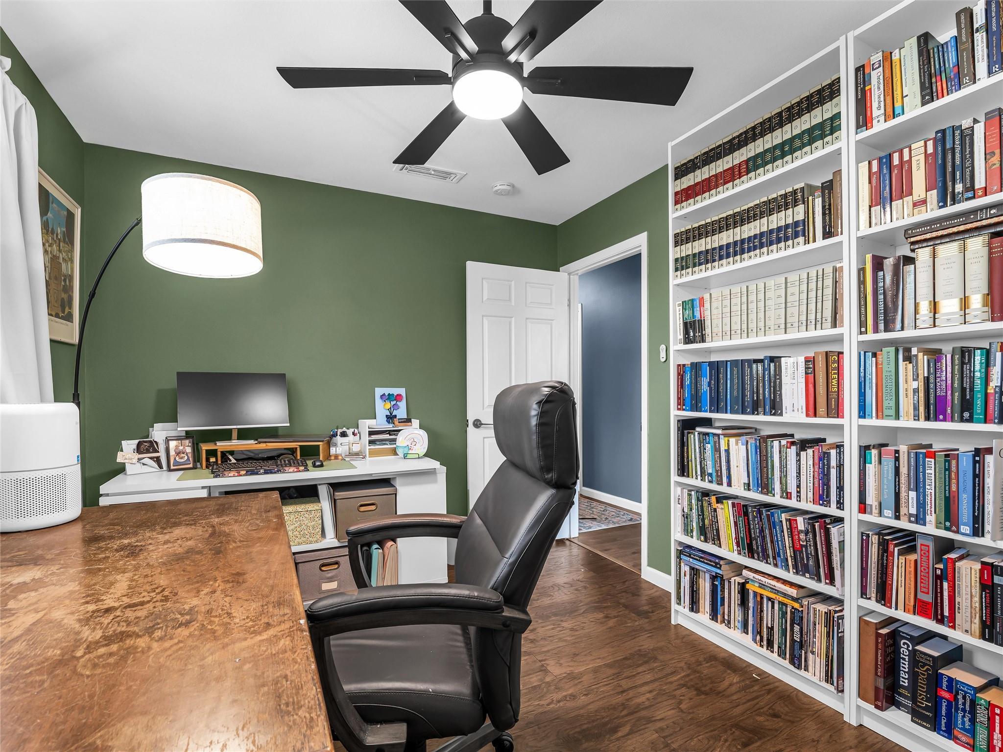 main property photo 28