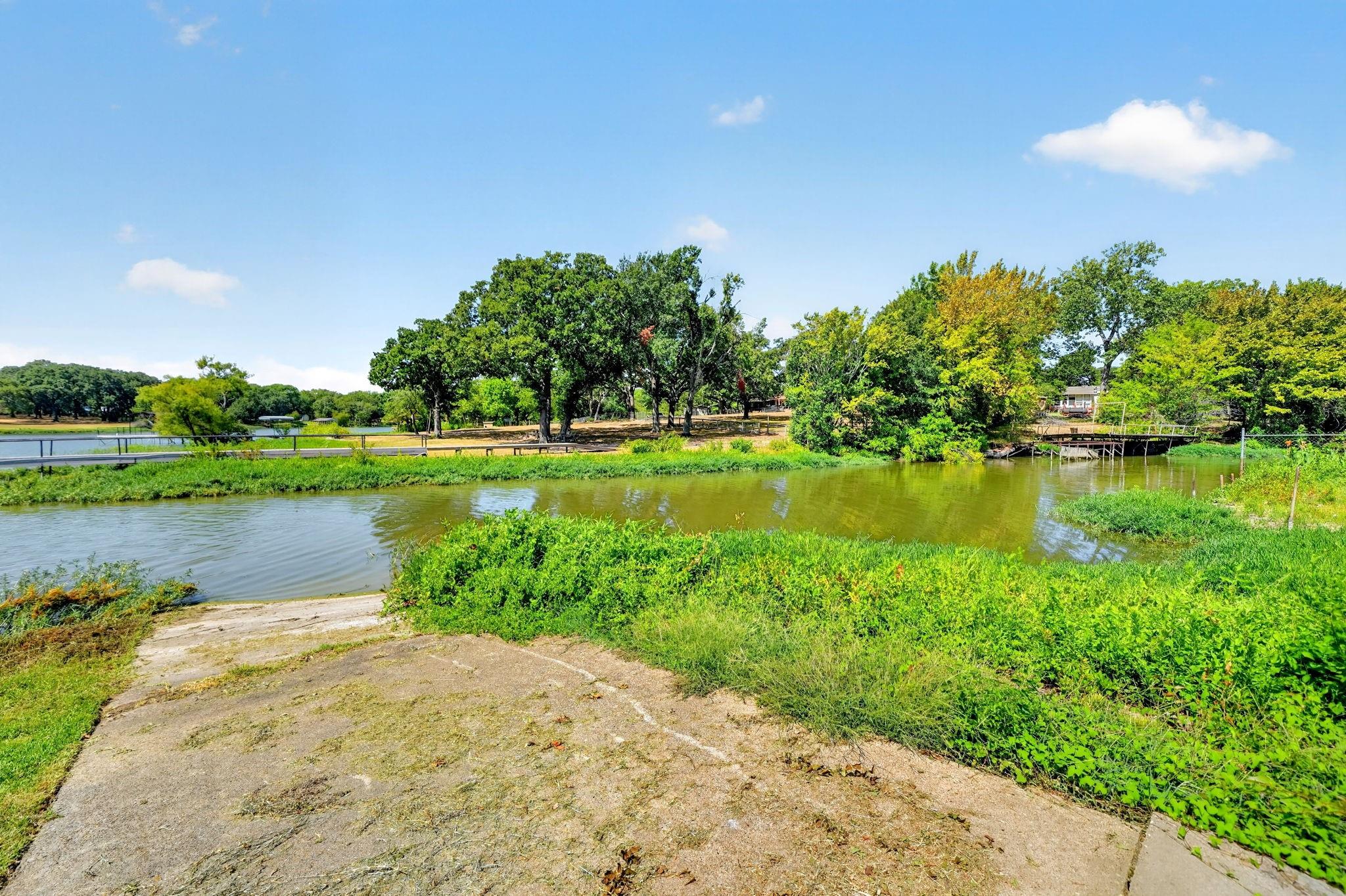 main property photo 10