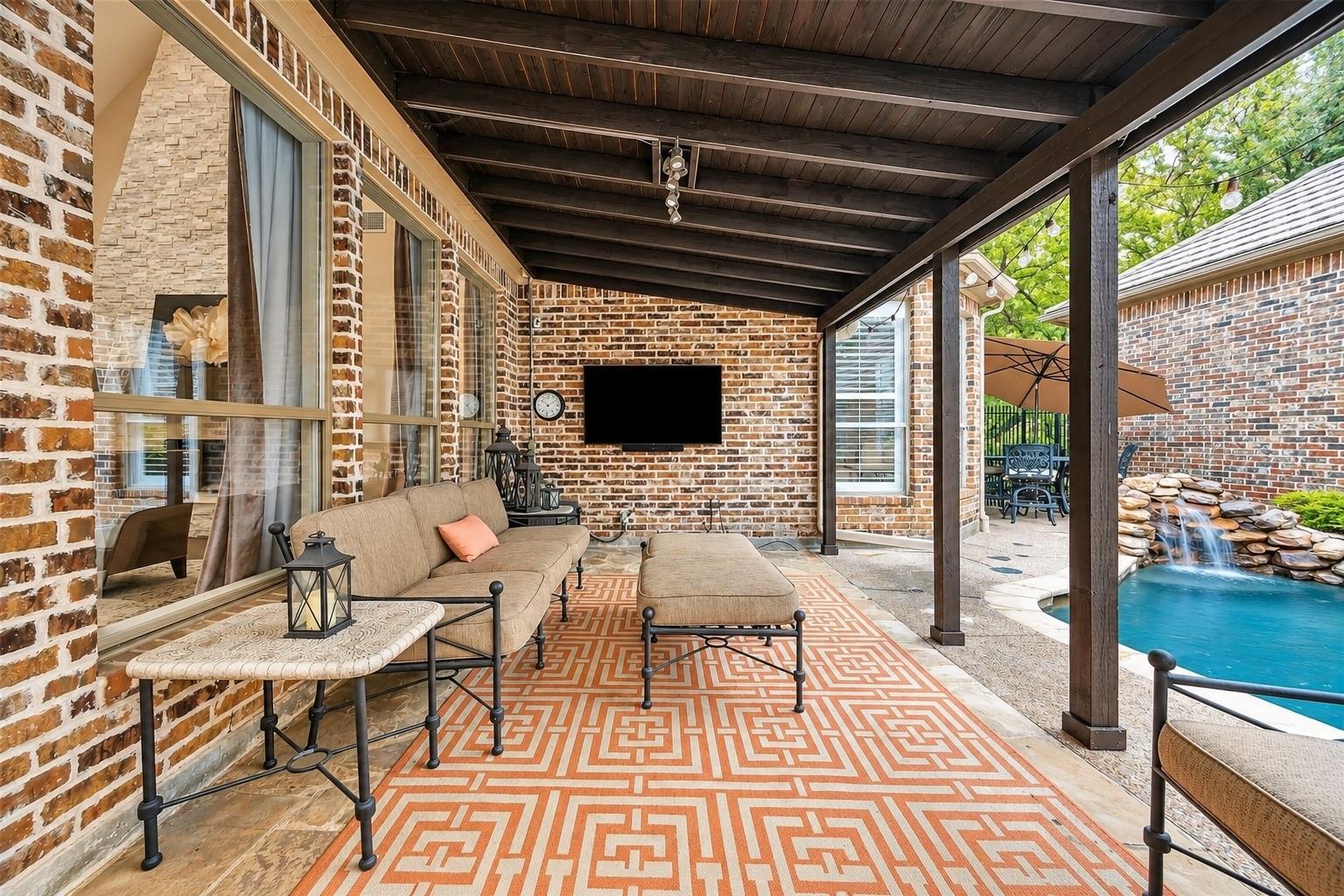 main property photo 31