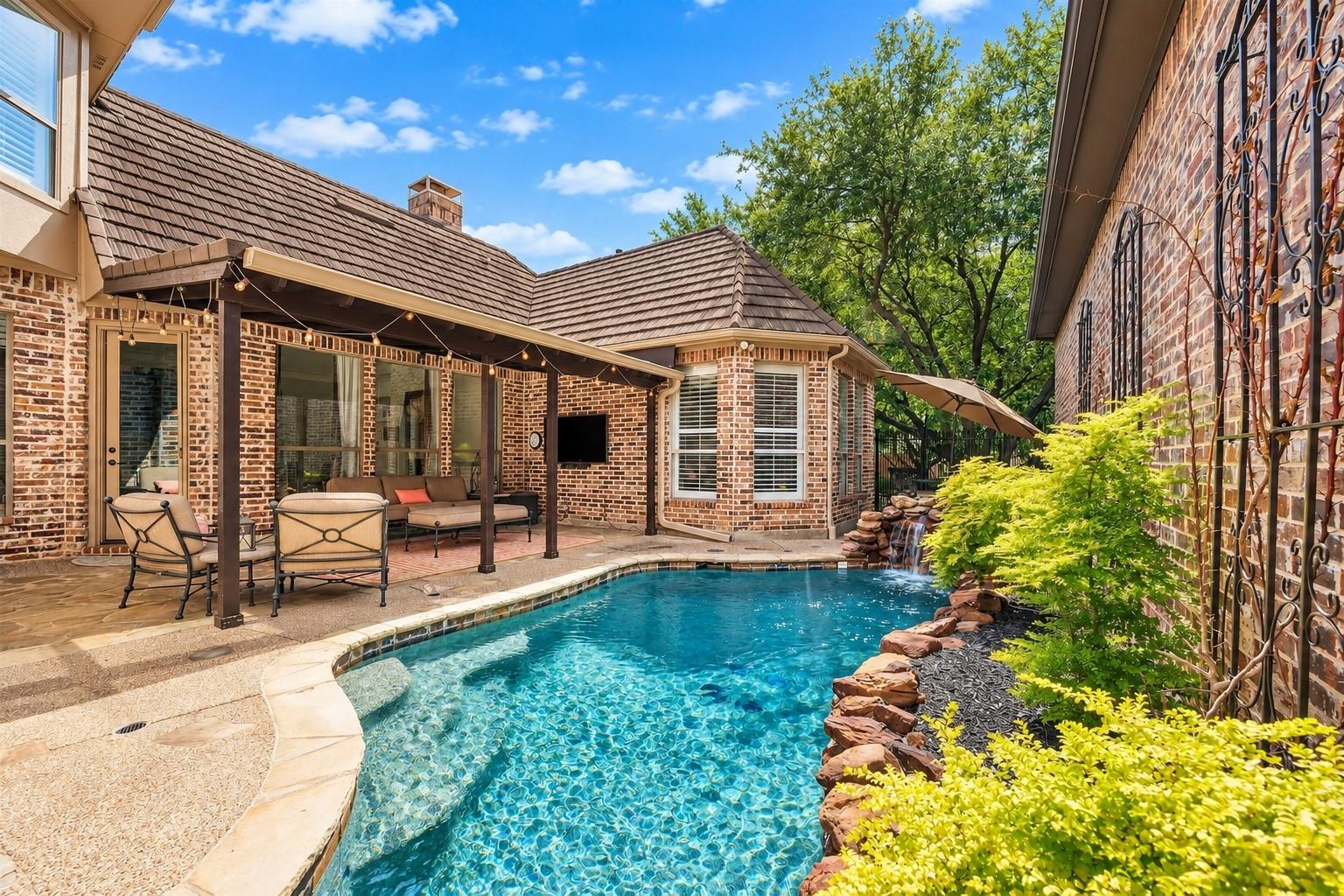 main property photo 33