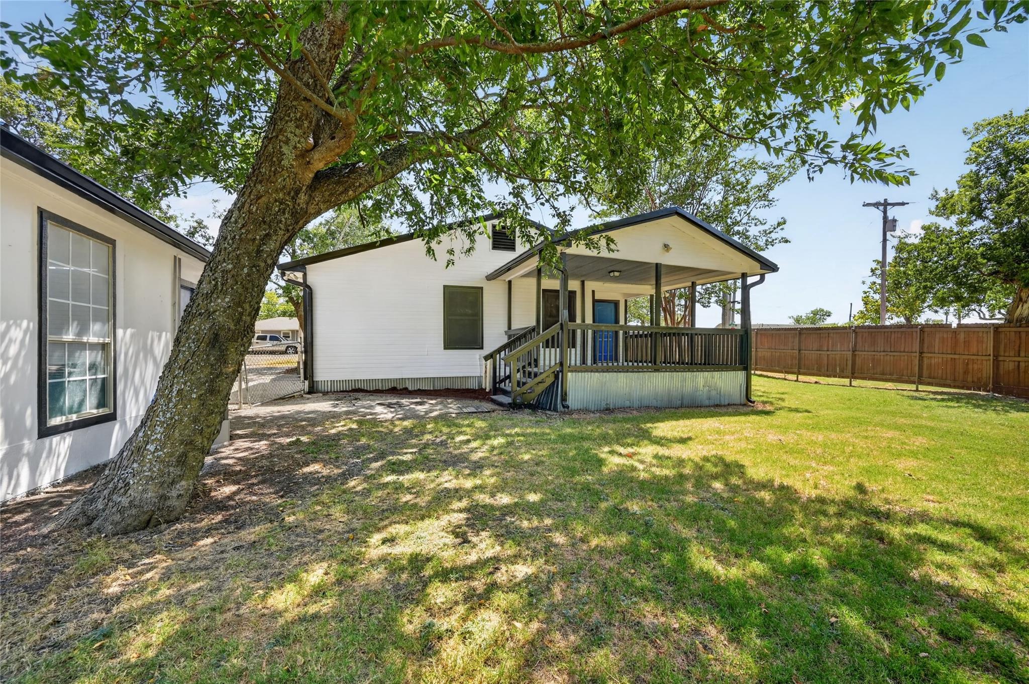 main property photo 26