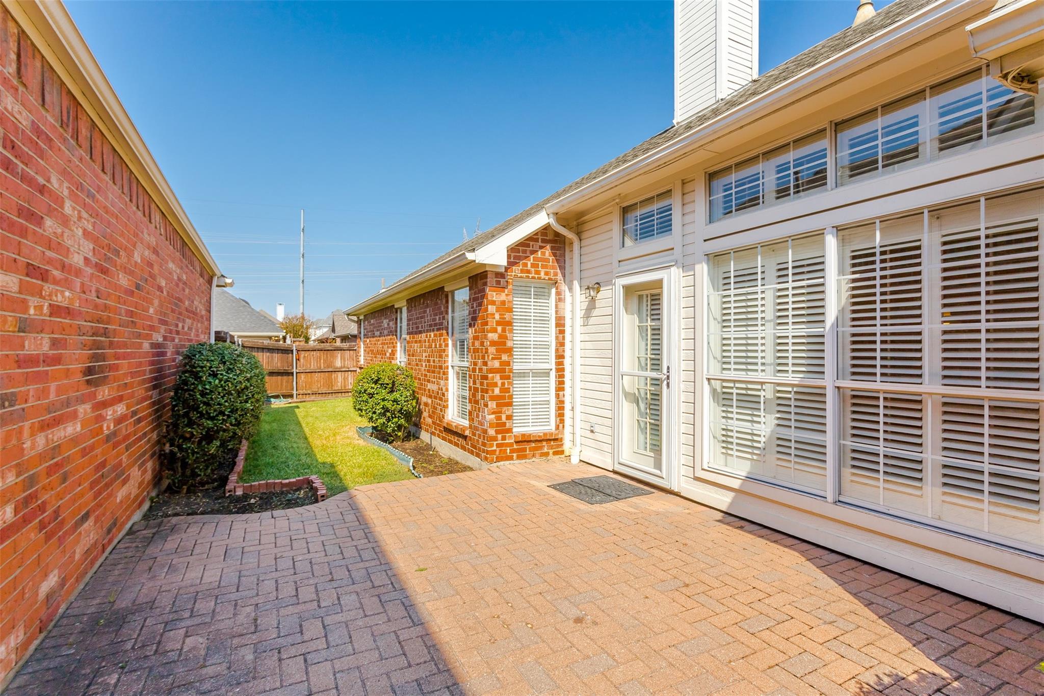 main property photo 28