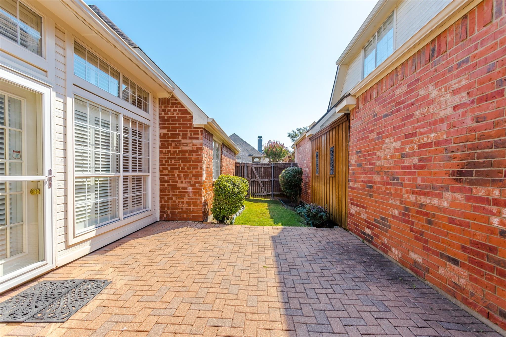 main property photo 30