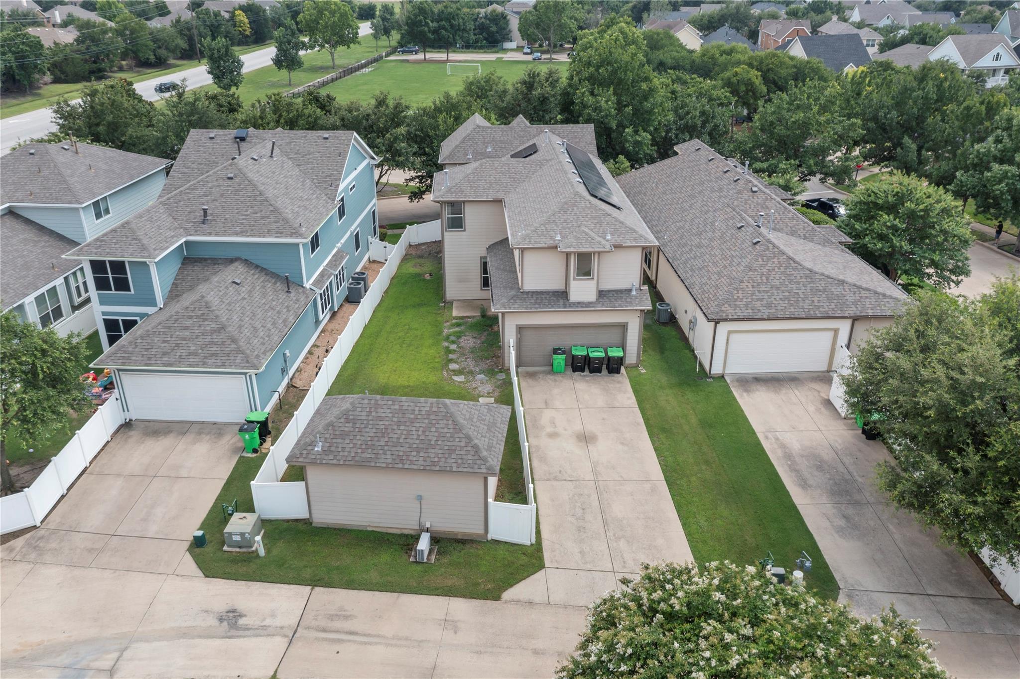 main property photo 32