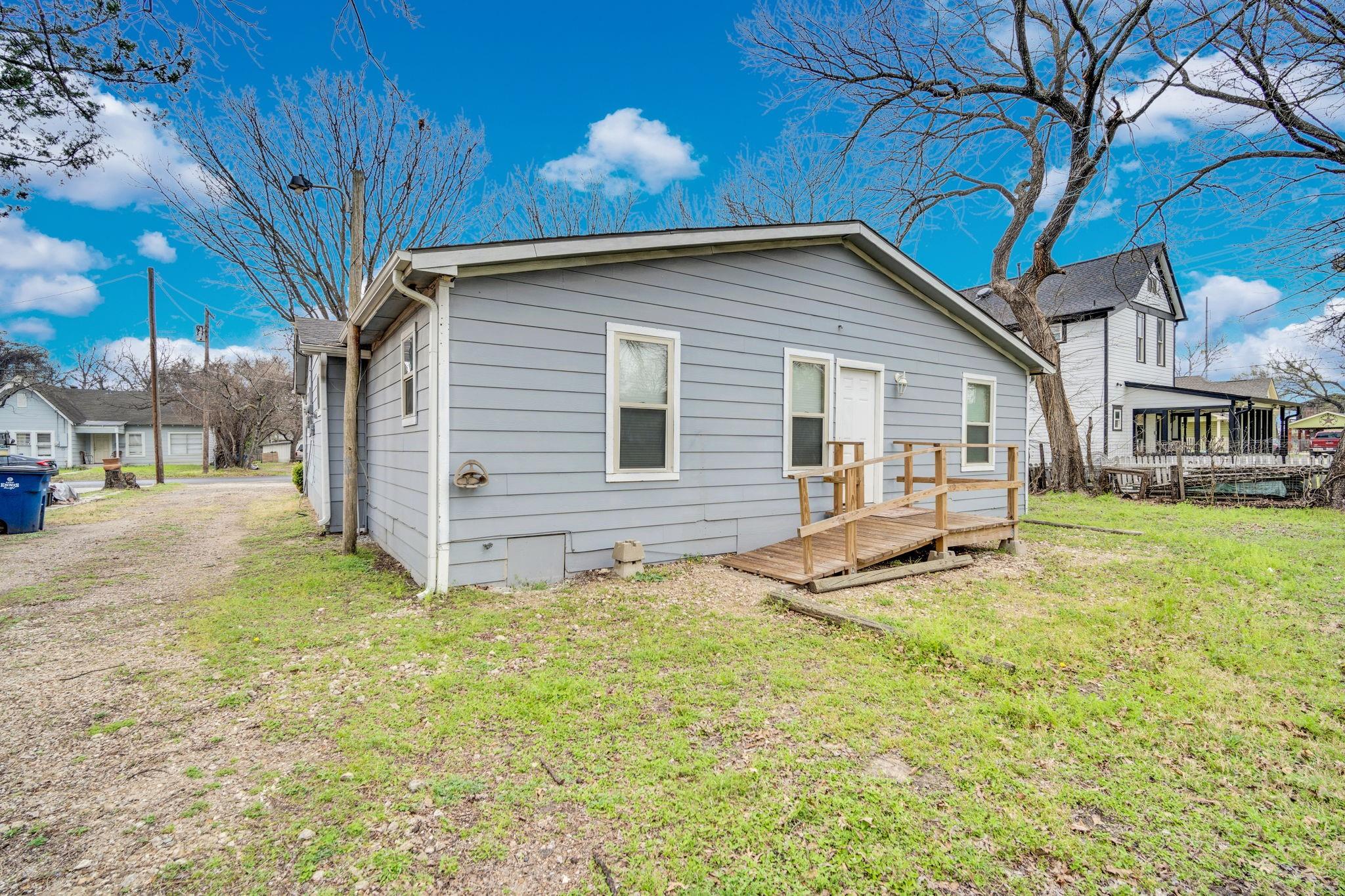 main property photo 23
