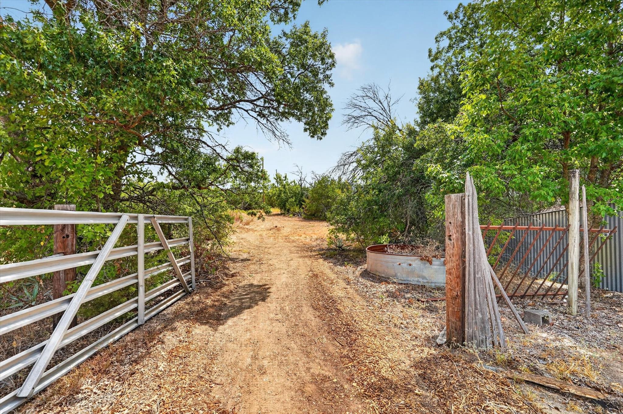 main property photo 37