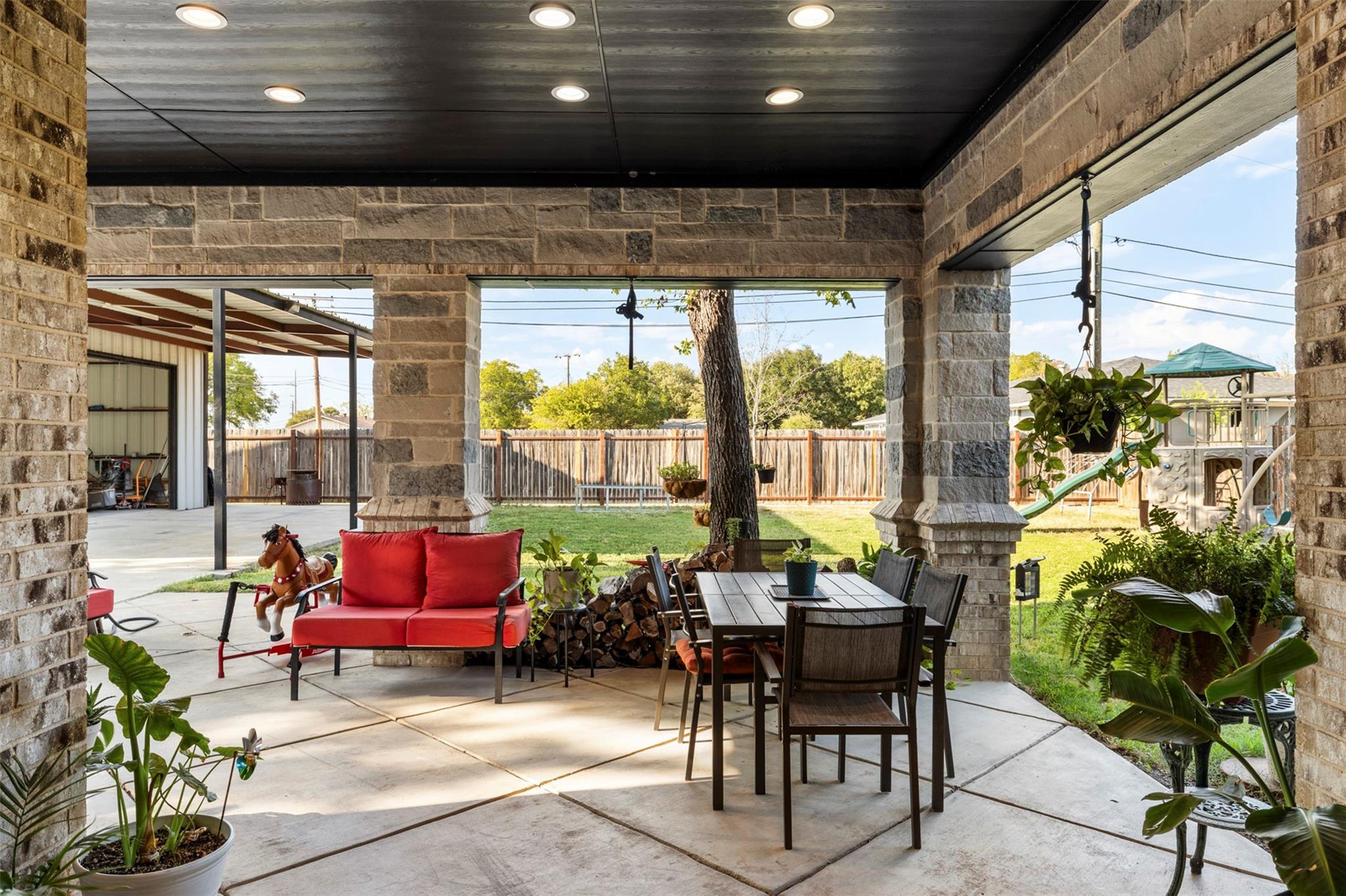 main property photo 29