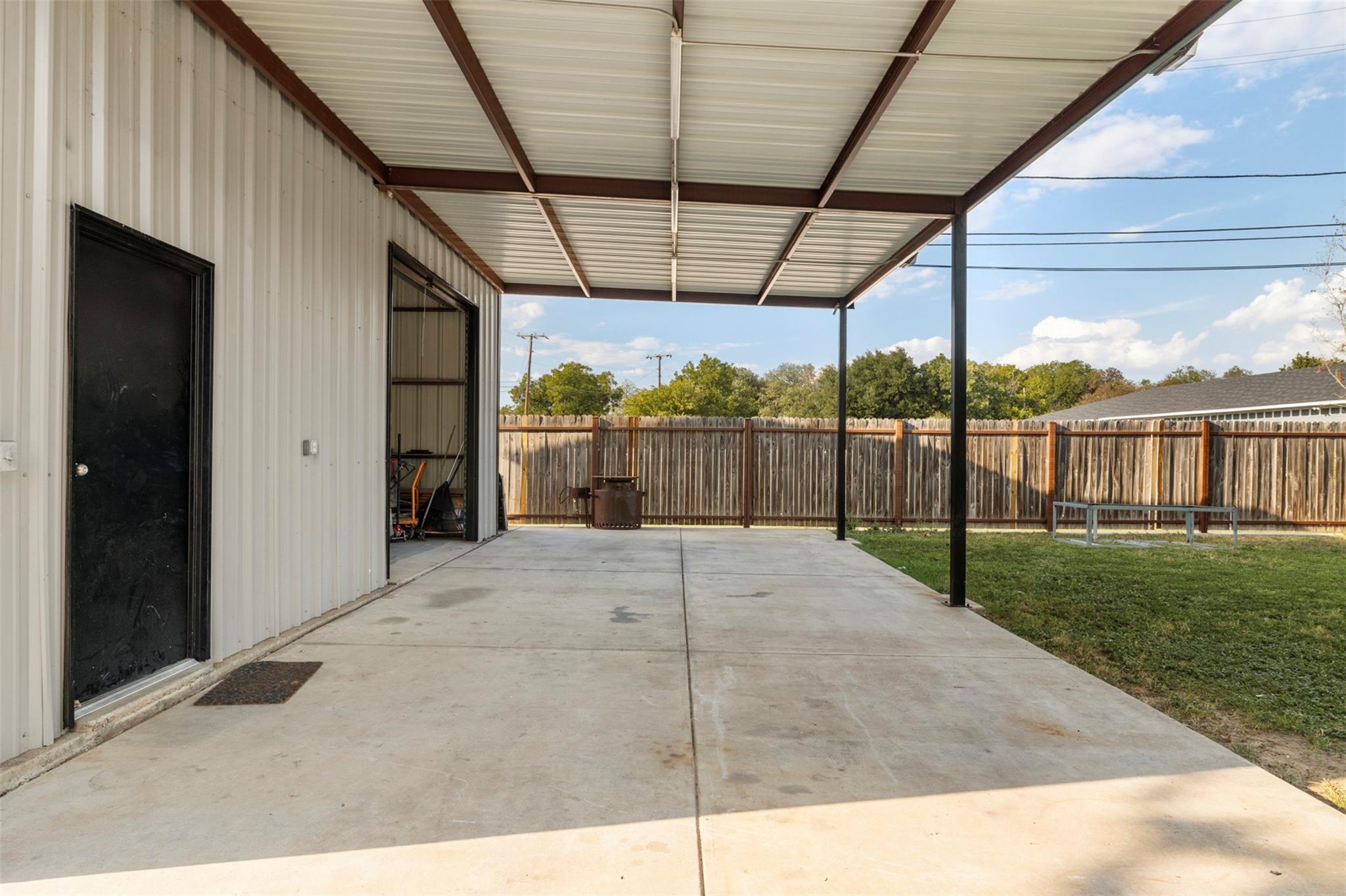 main property photo 34