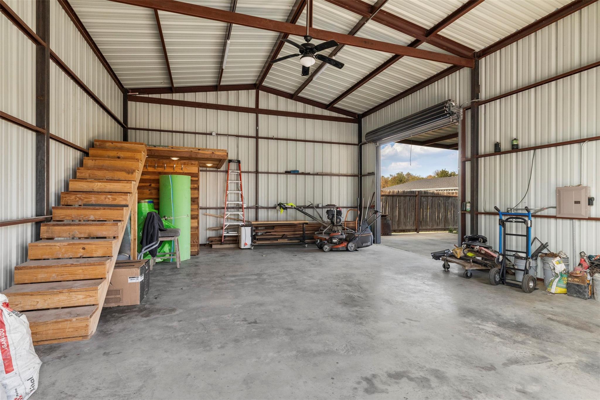 main property photo 35