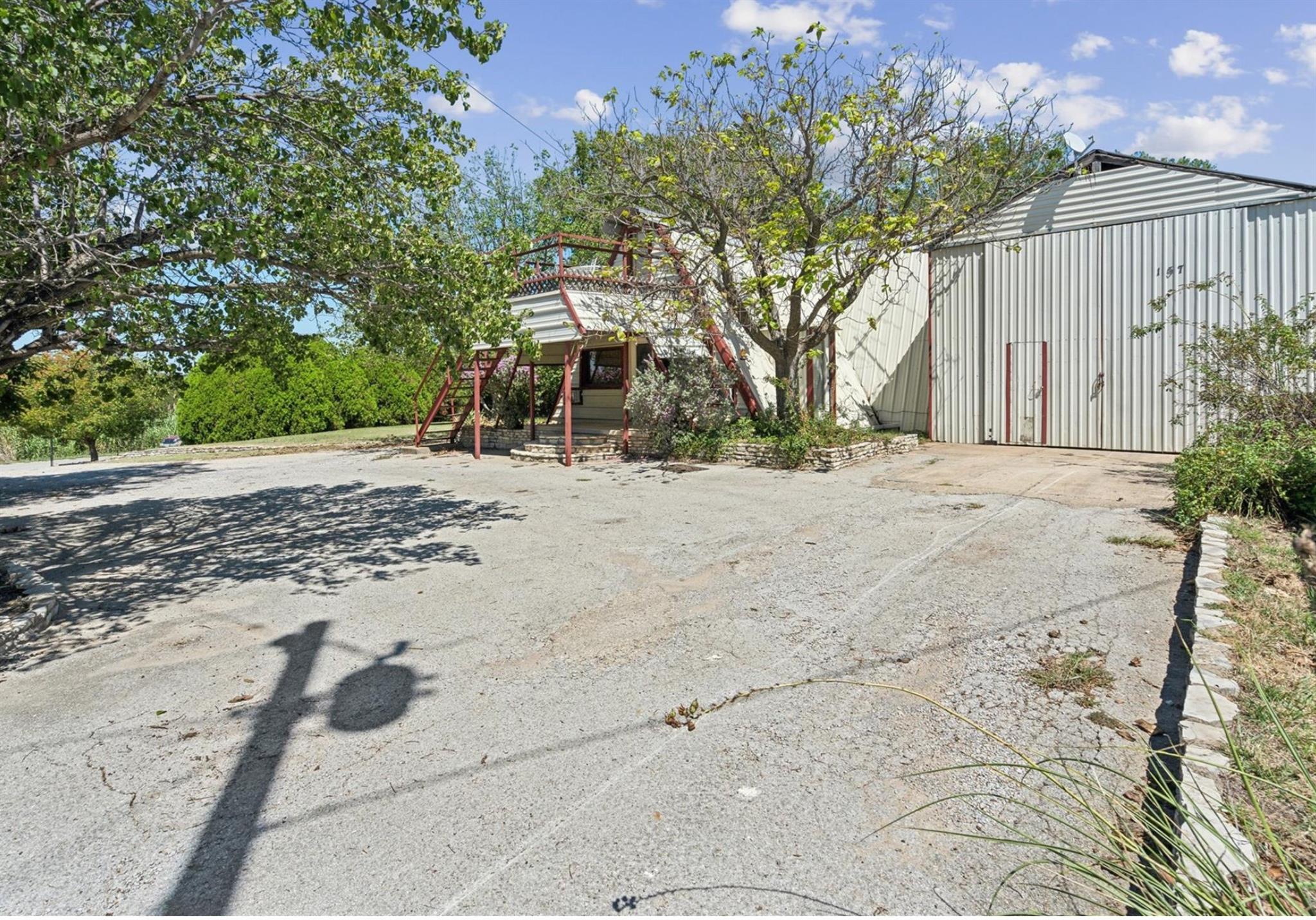 main property photo 34