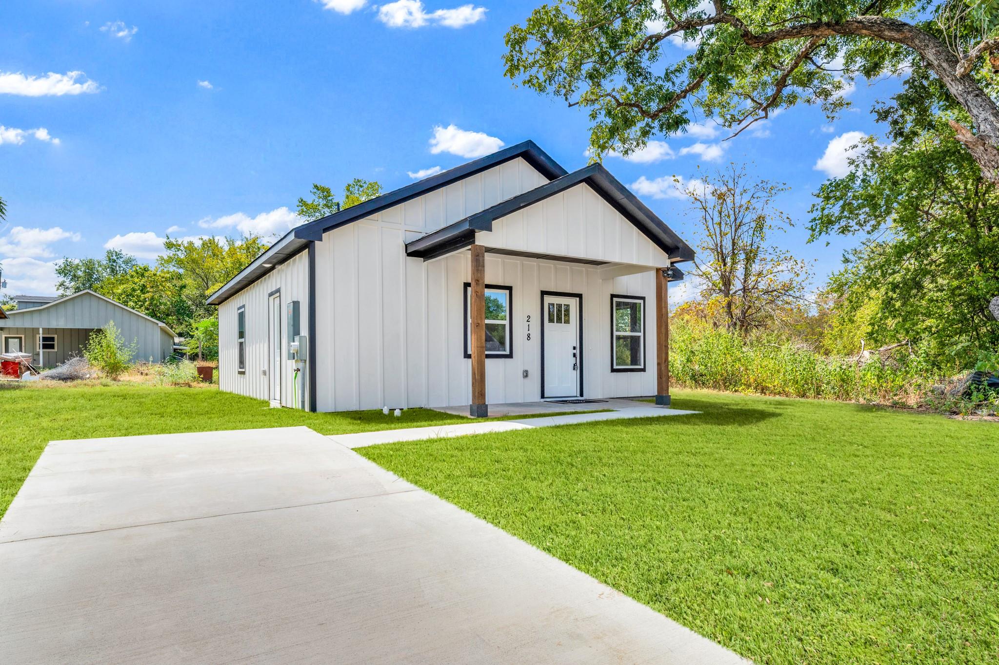 main property photo 22
