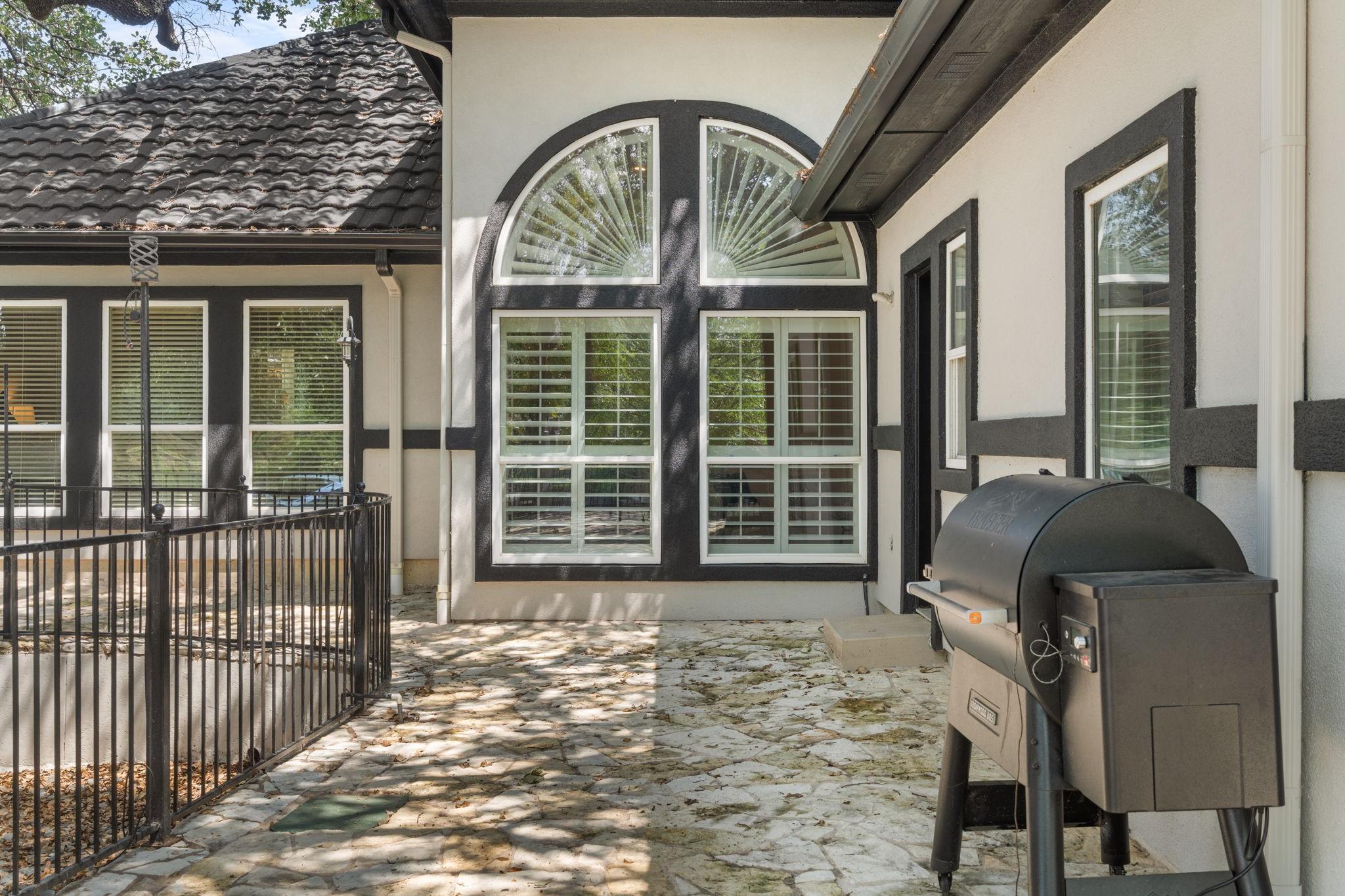 main property photo 28