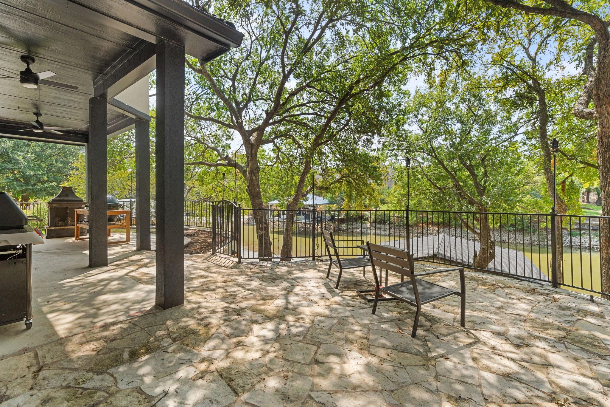 main property photo 30