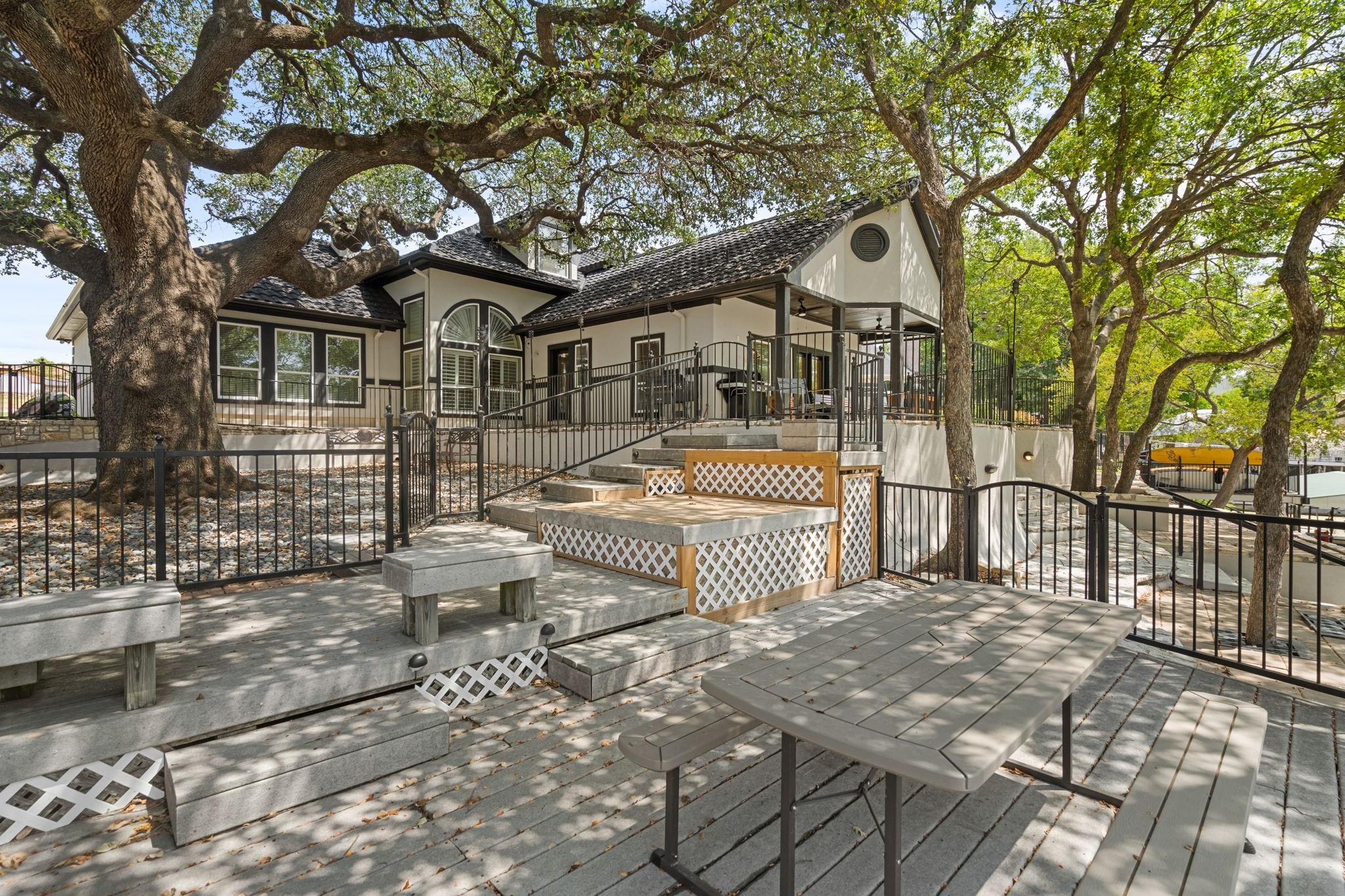 main property photo 32