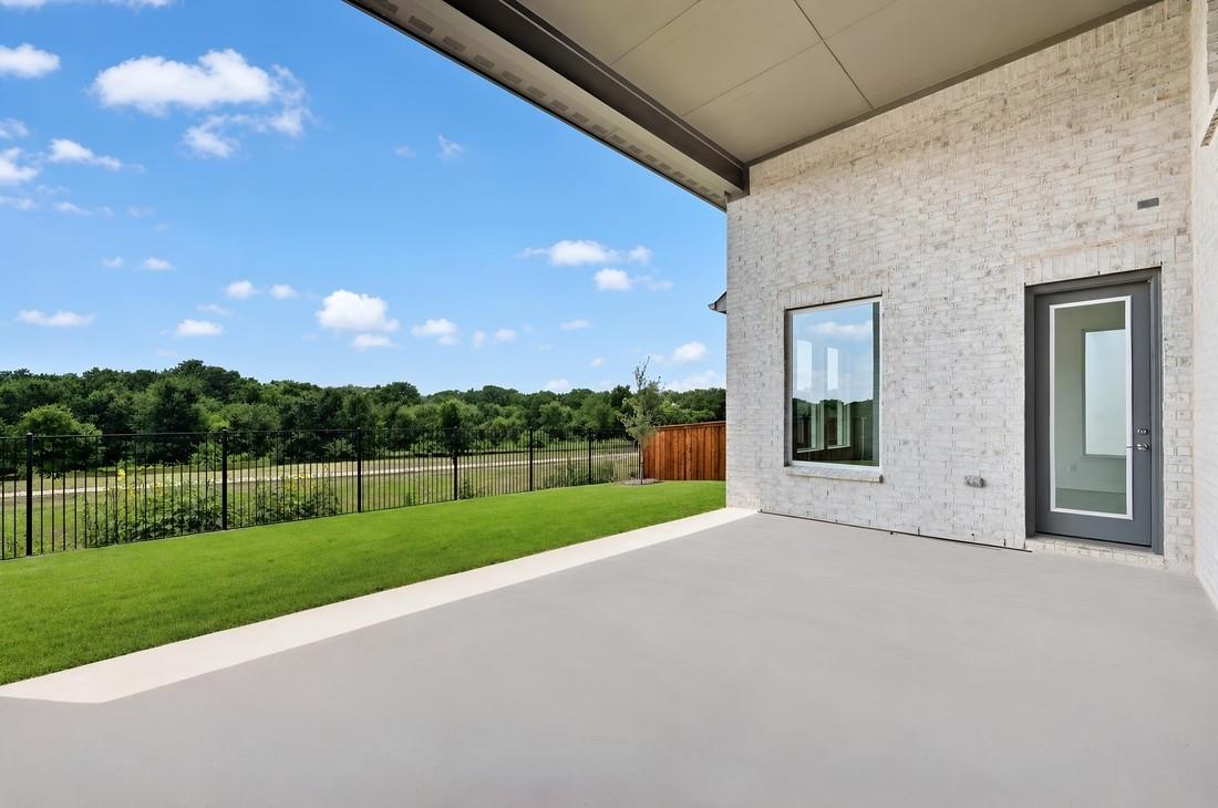 main property photo 28