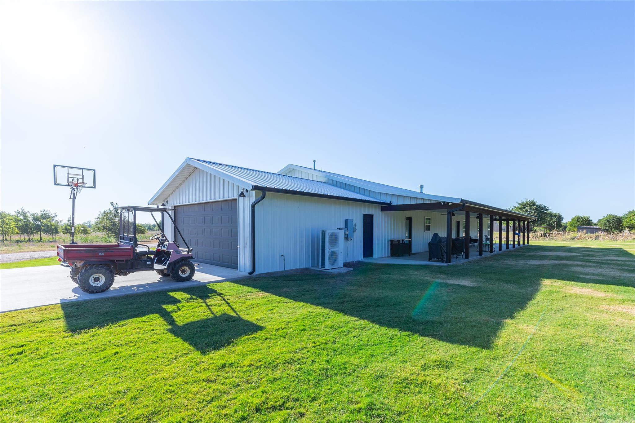 main property photo 22