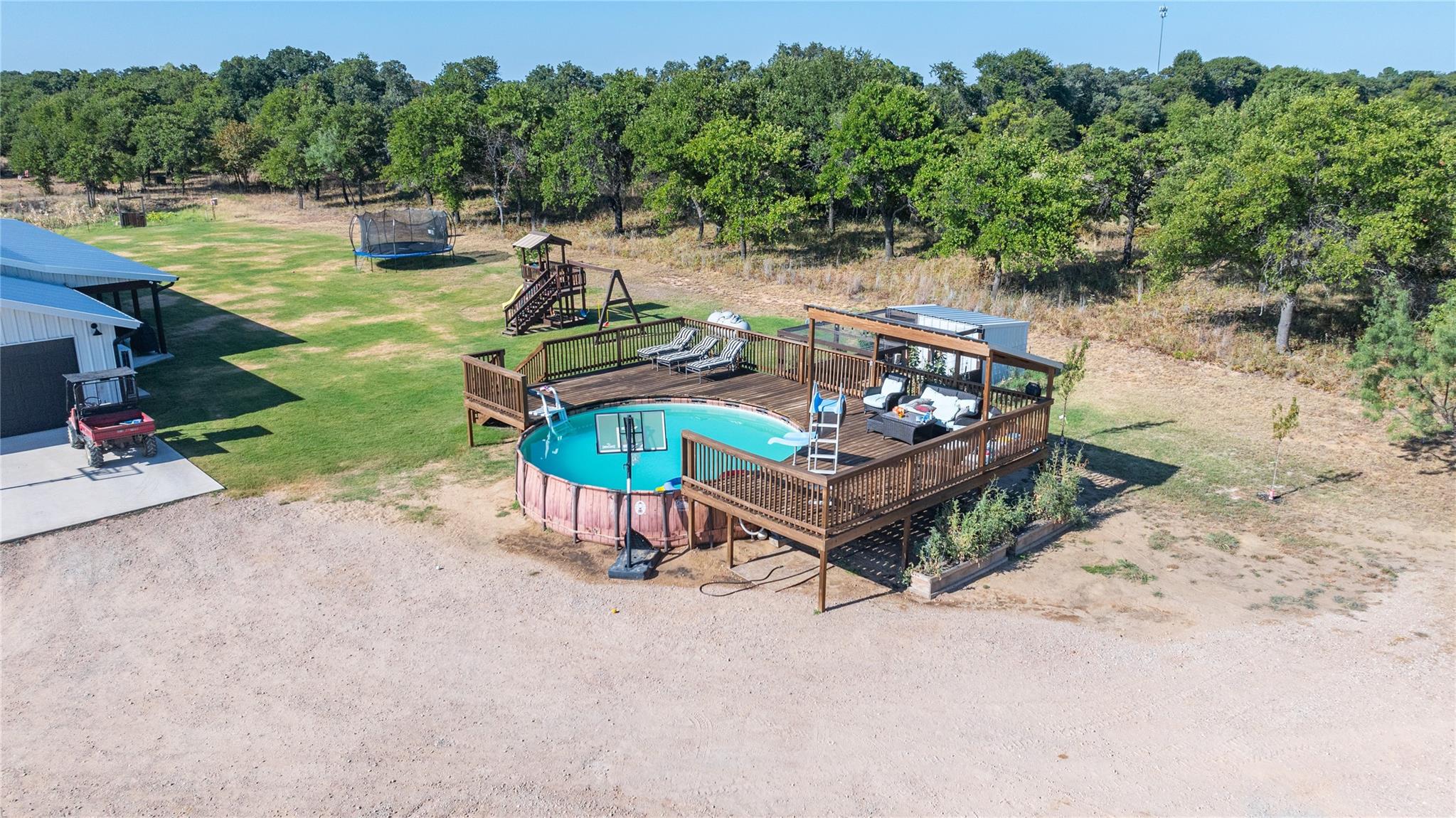main property photo 30
