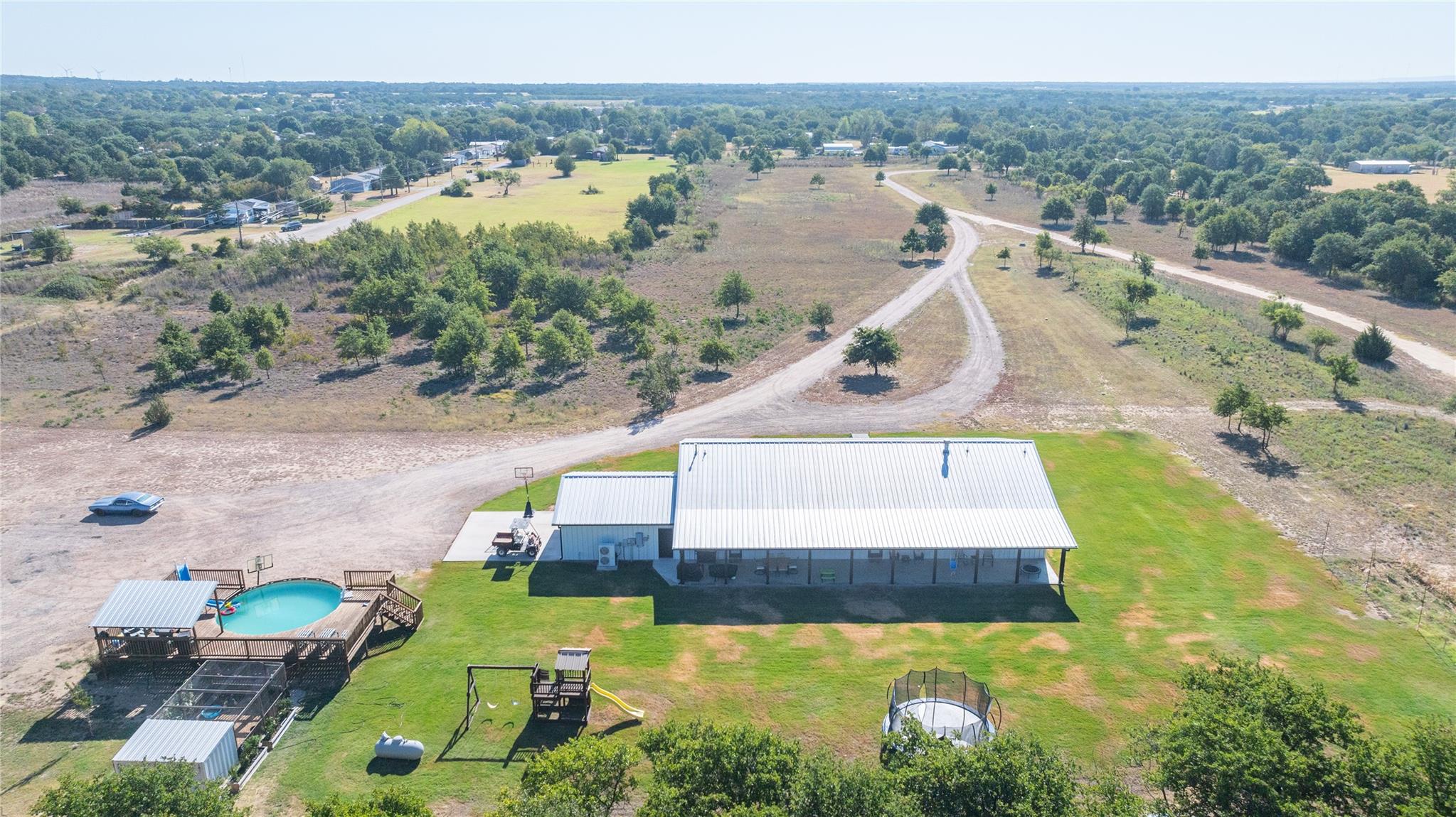 main property photo 33