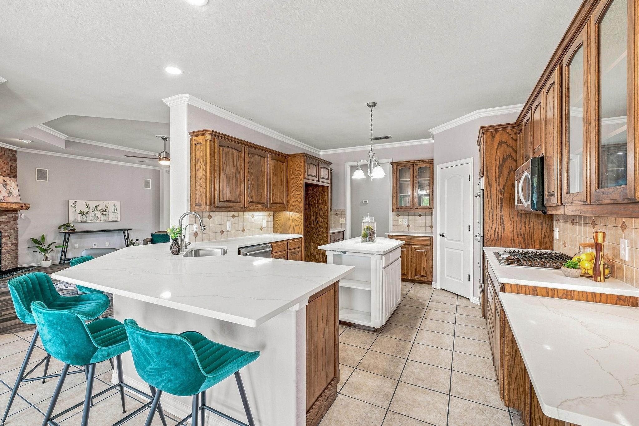 main property photo 9
