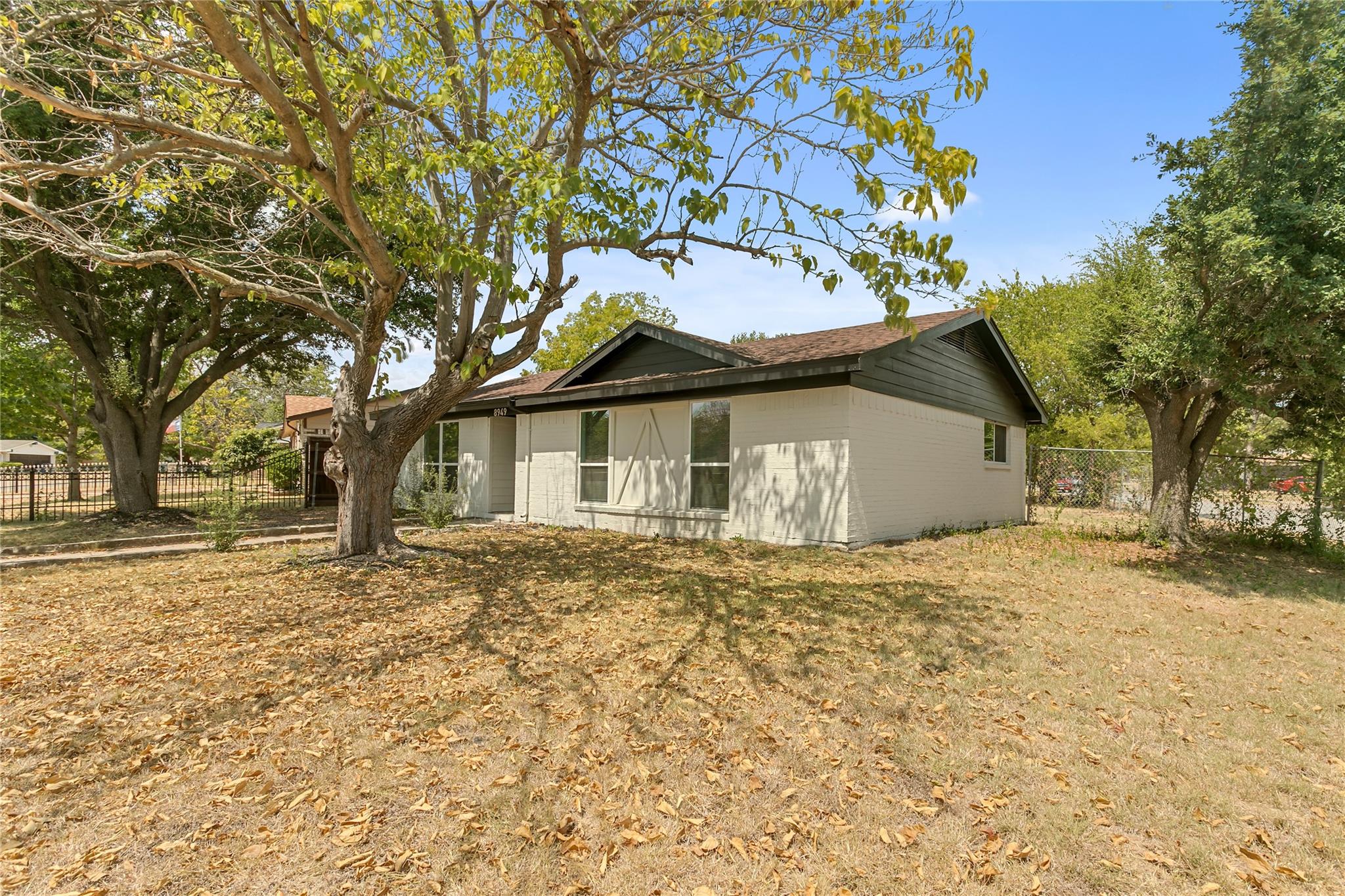 main property photo 39