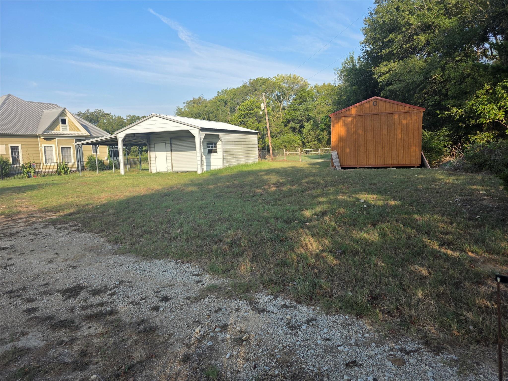 main property photo 25