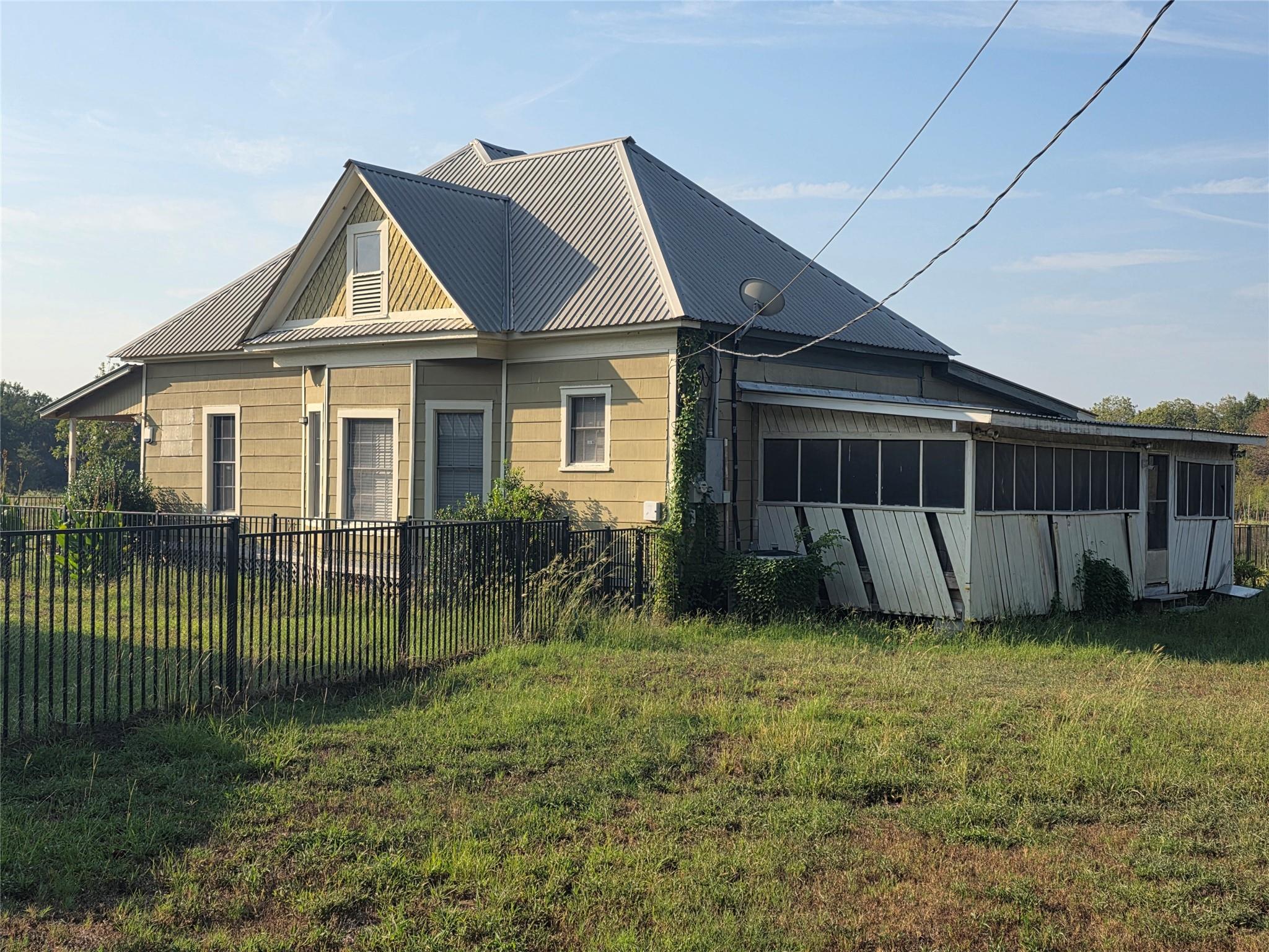 main property photo 29