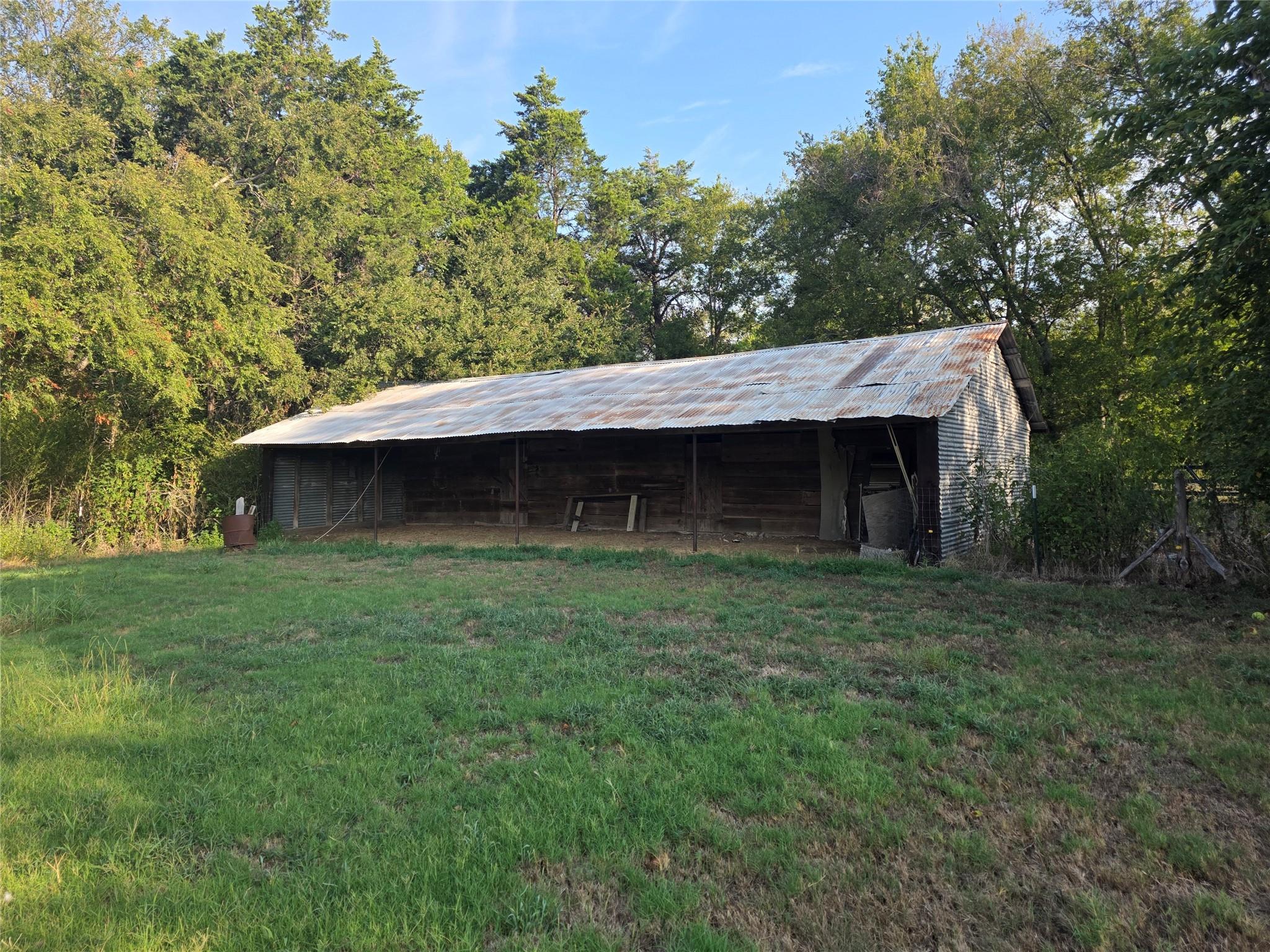 main property photo 31