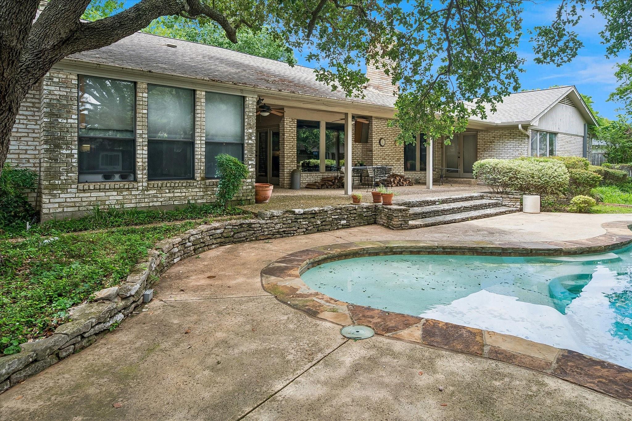 main property photo 7