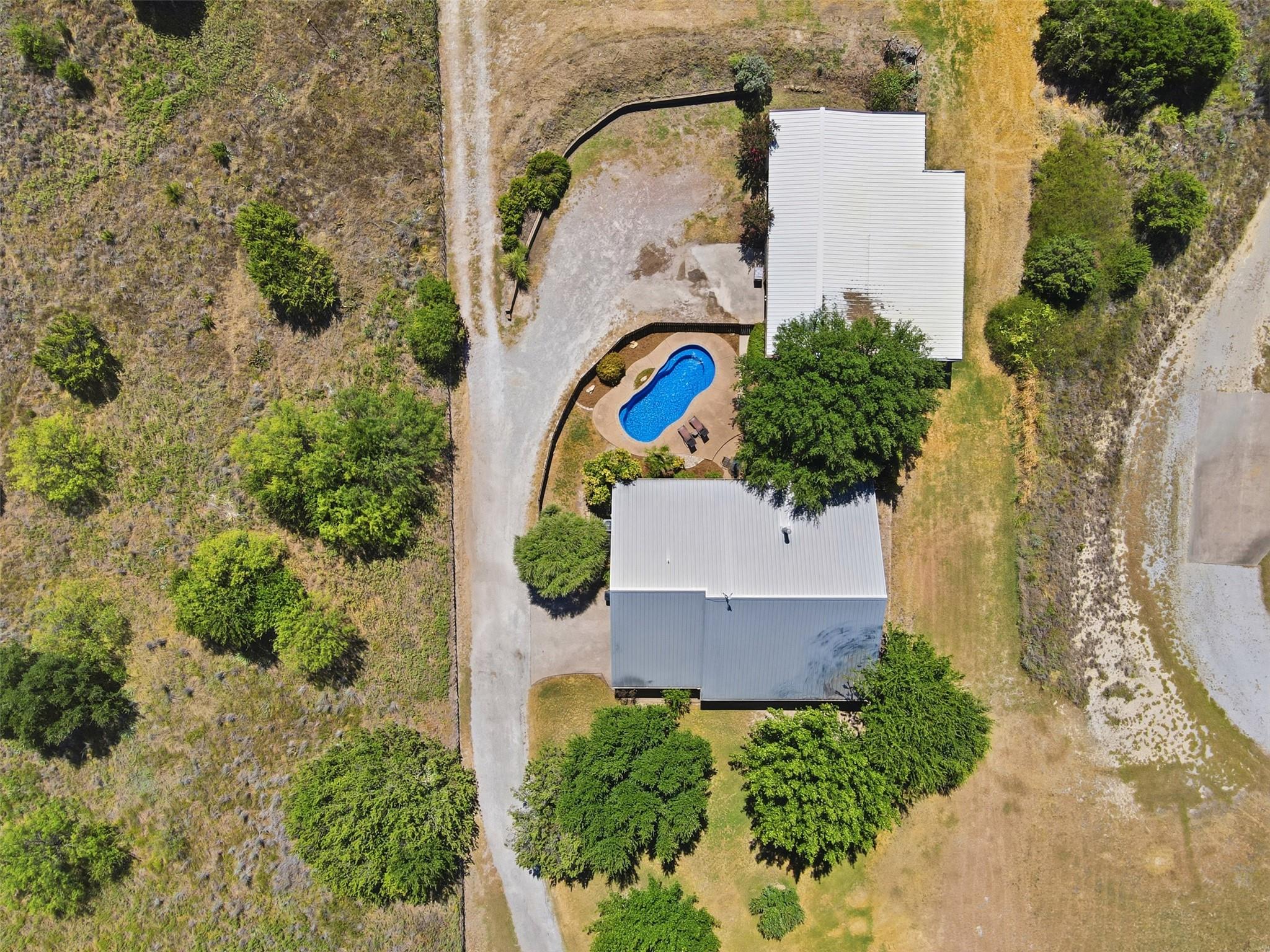 main property photo 31