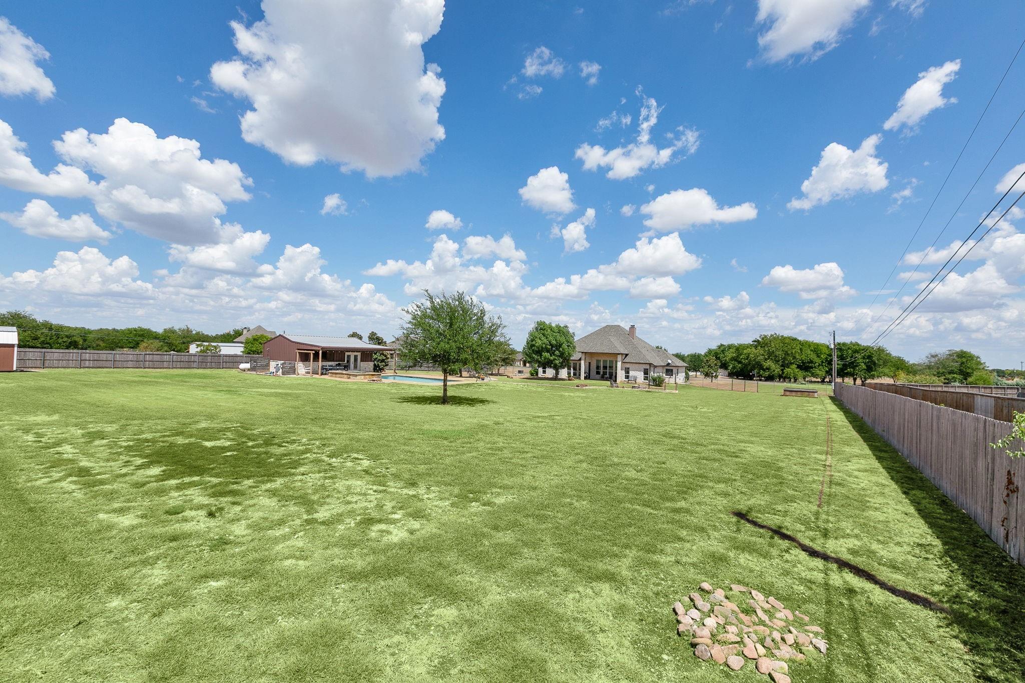 main property photo 32