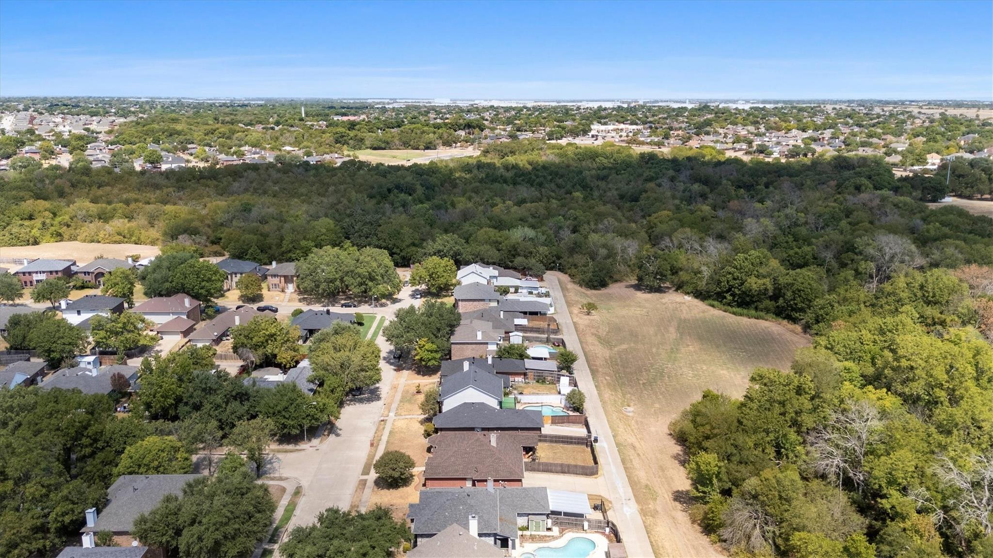 main property photo 33