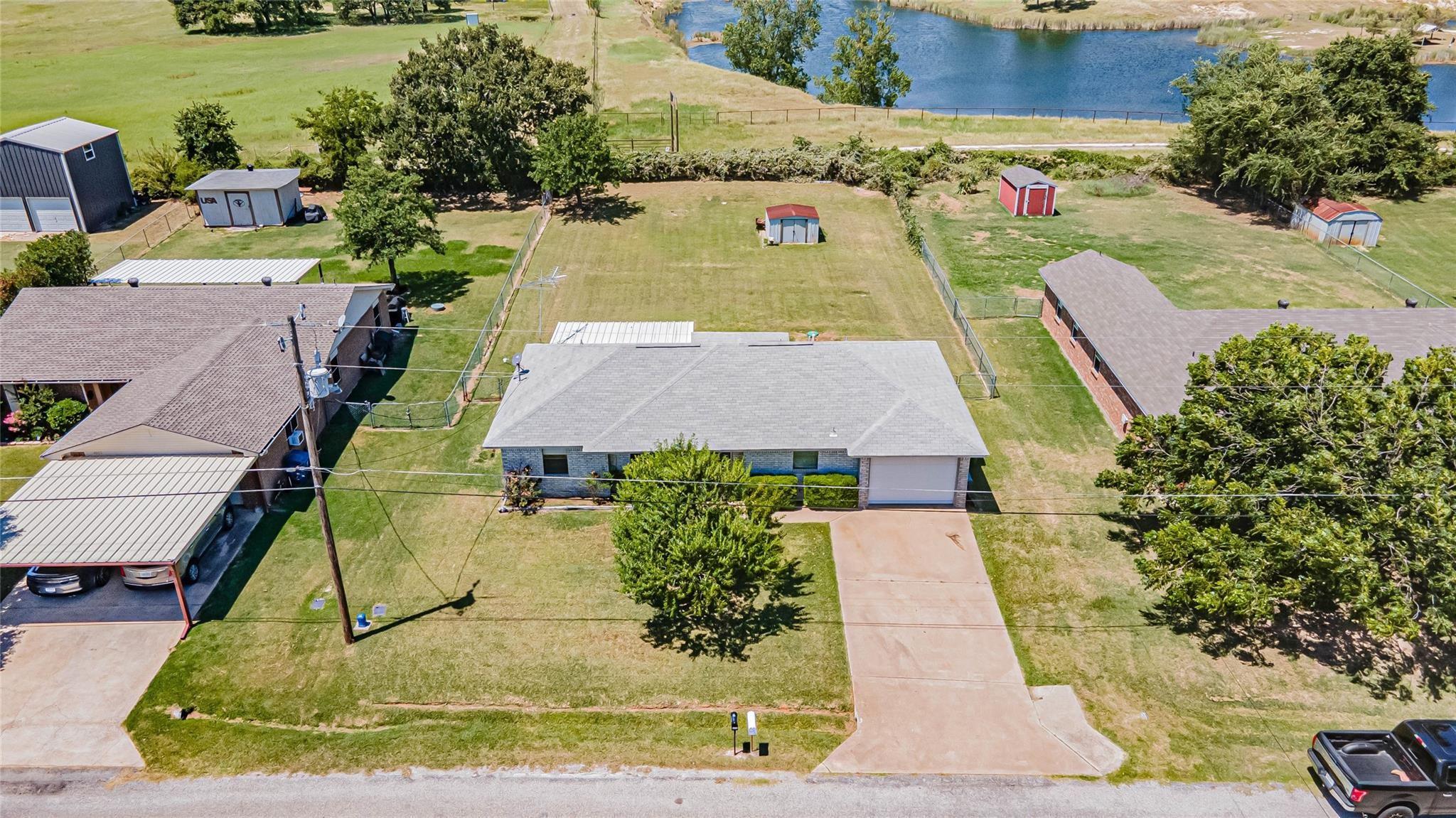 main property photo 4