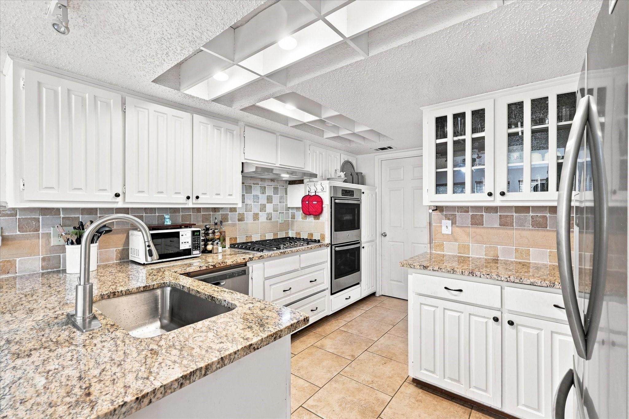 main property photo 14