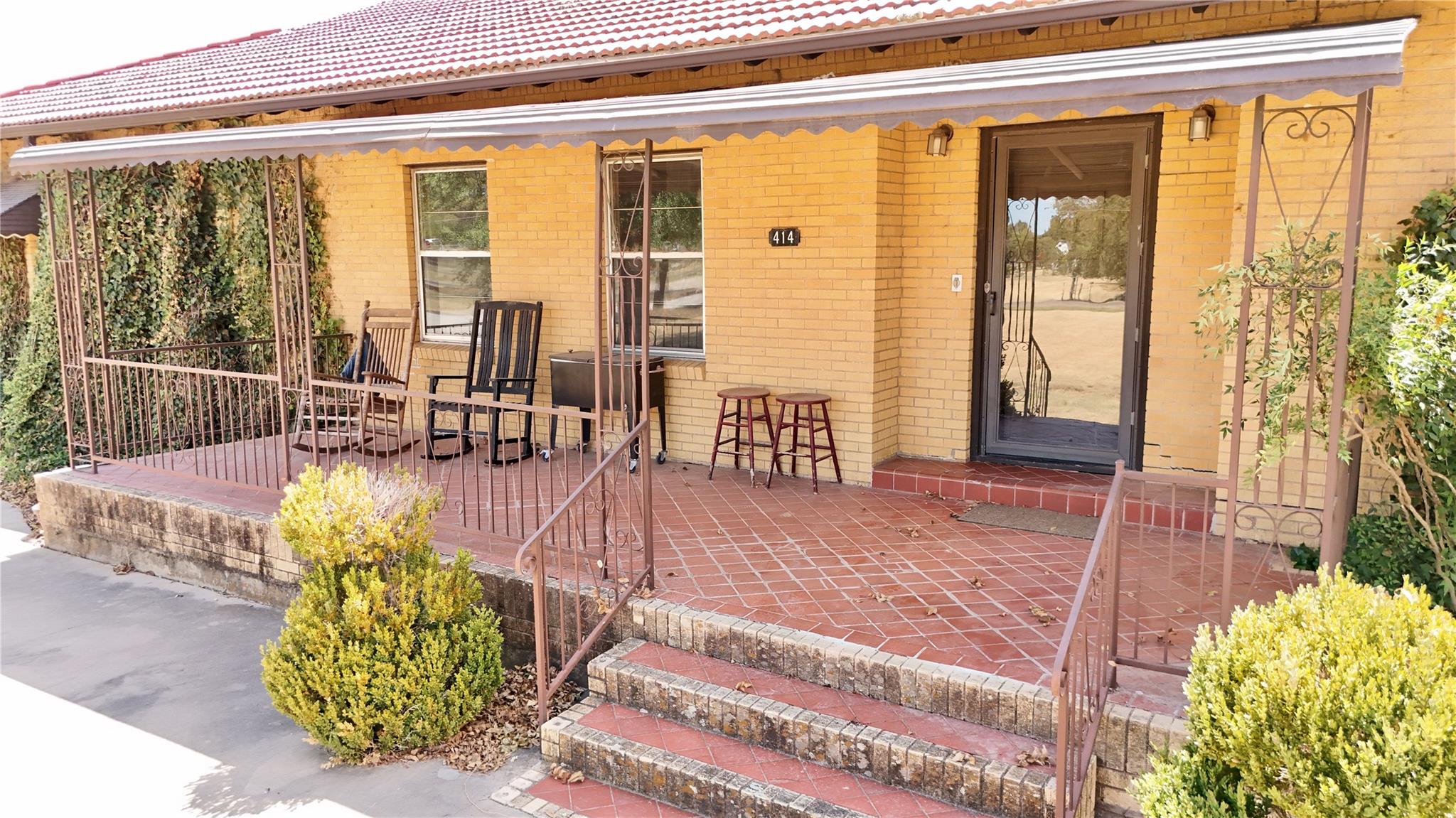 main property photo 10
