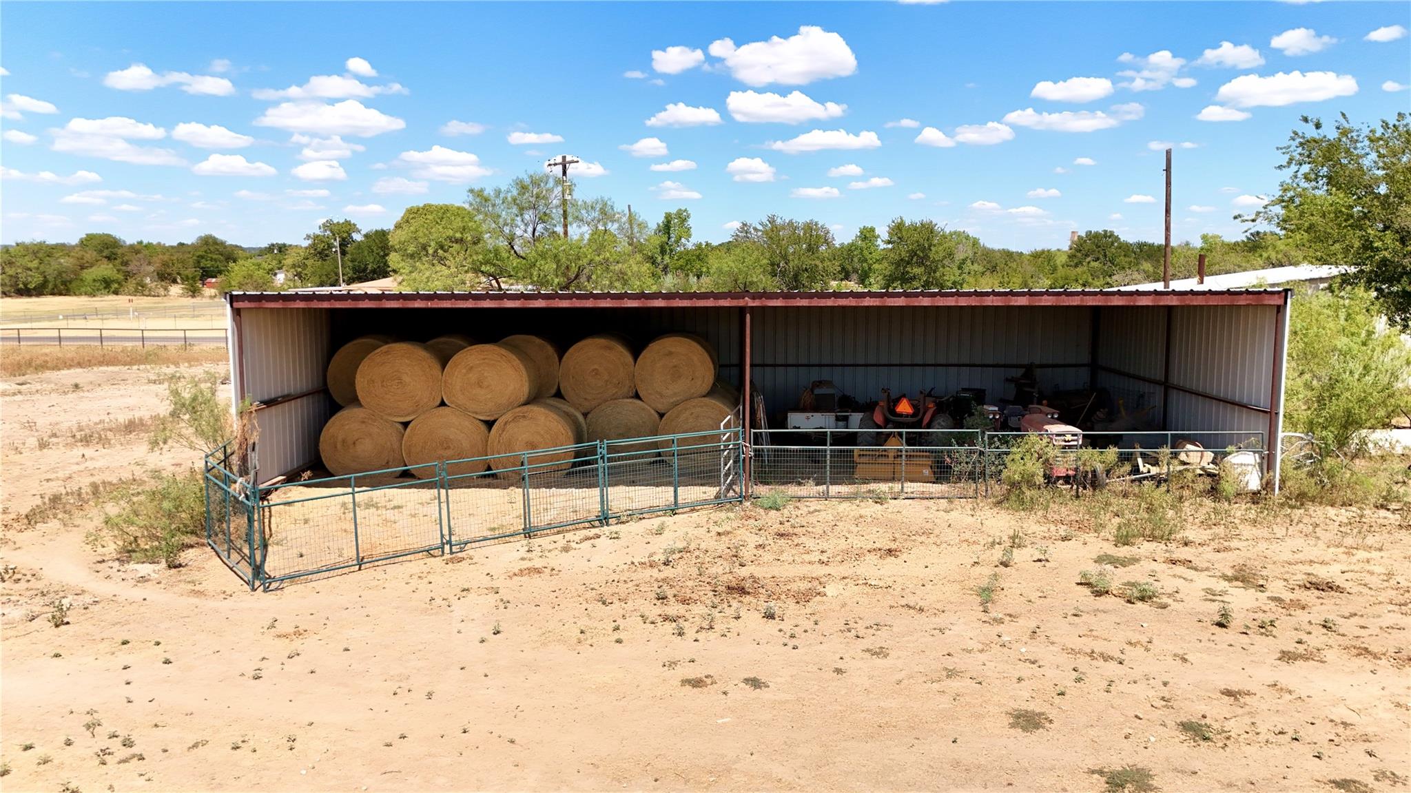 main property photo 31