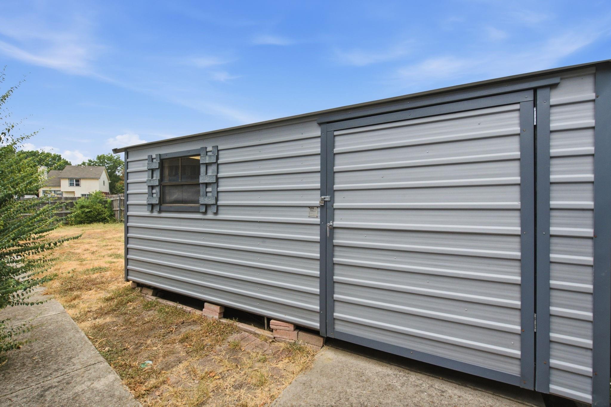 main property photo 32
