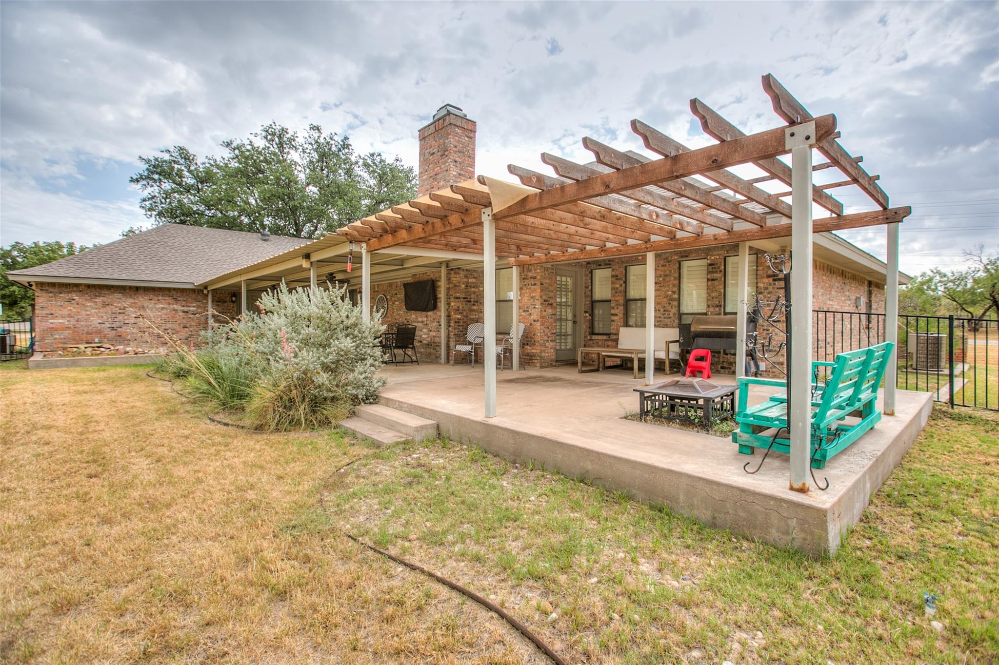 main property photo 32