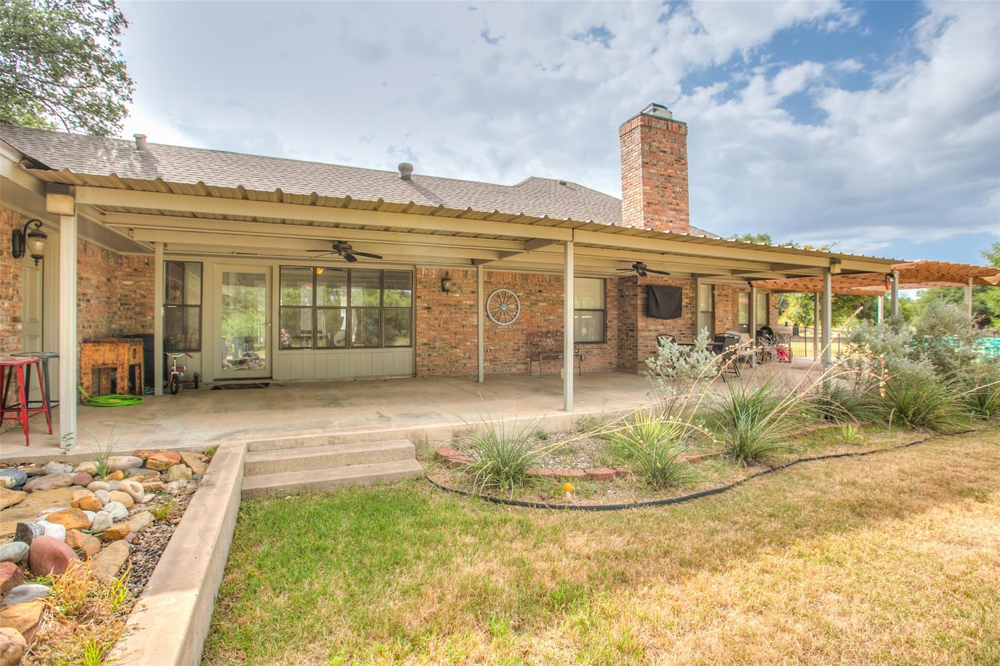 main property photo 35