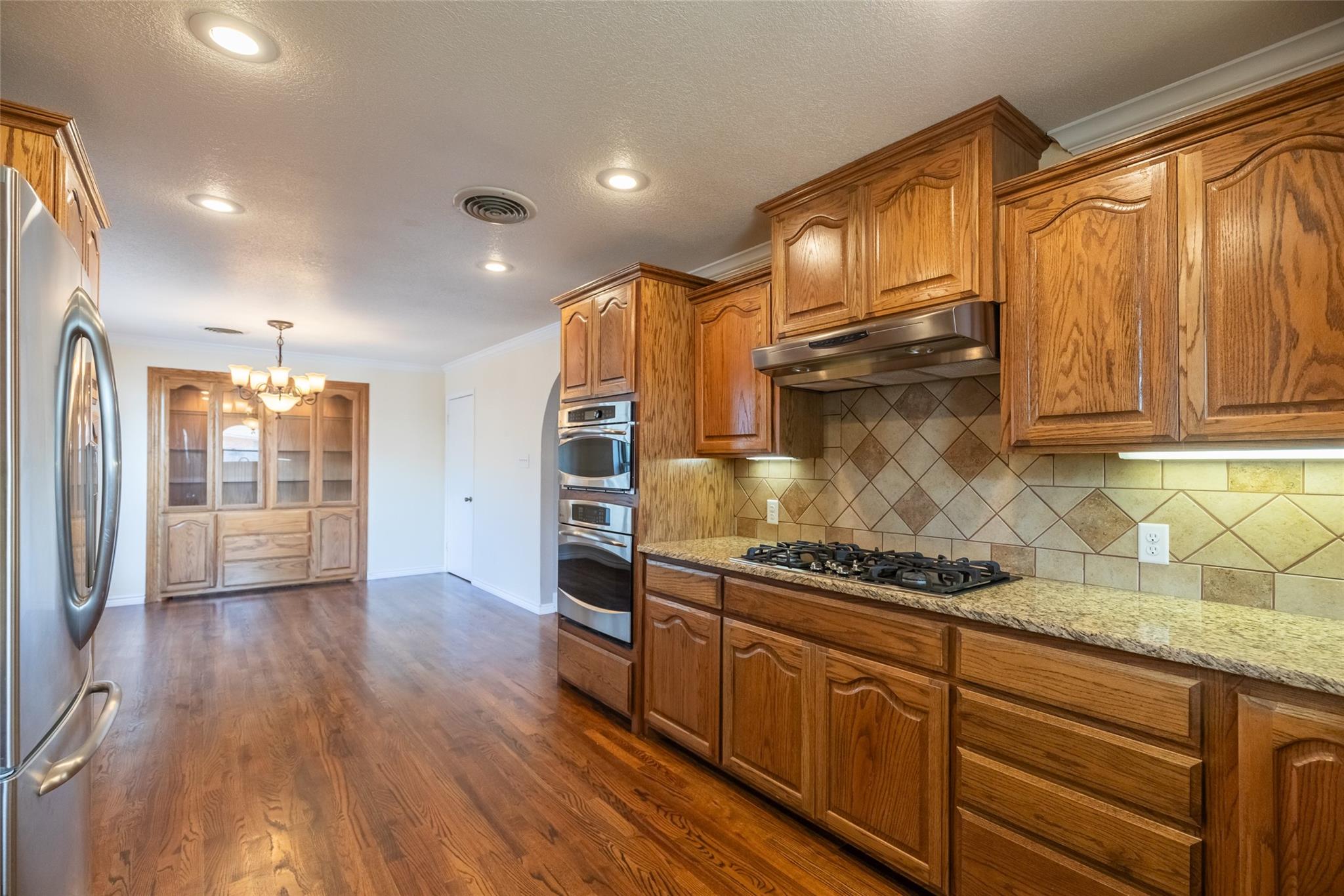 main property photo 12