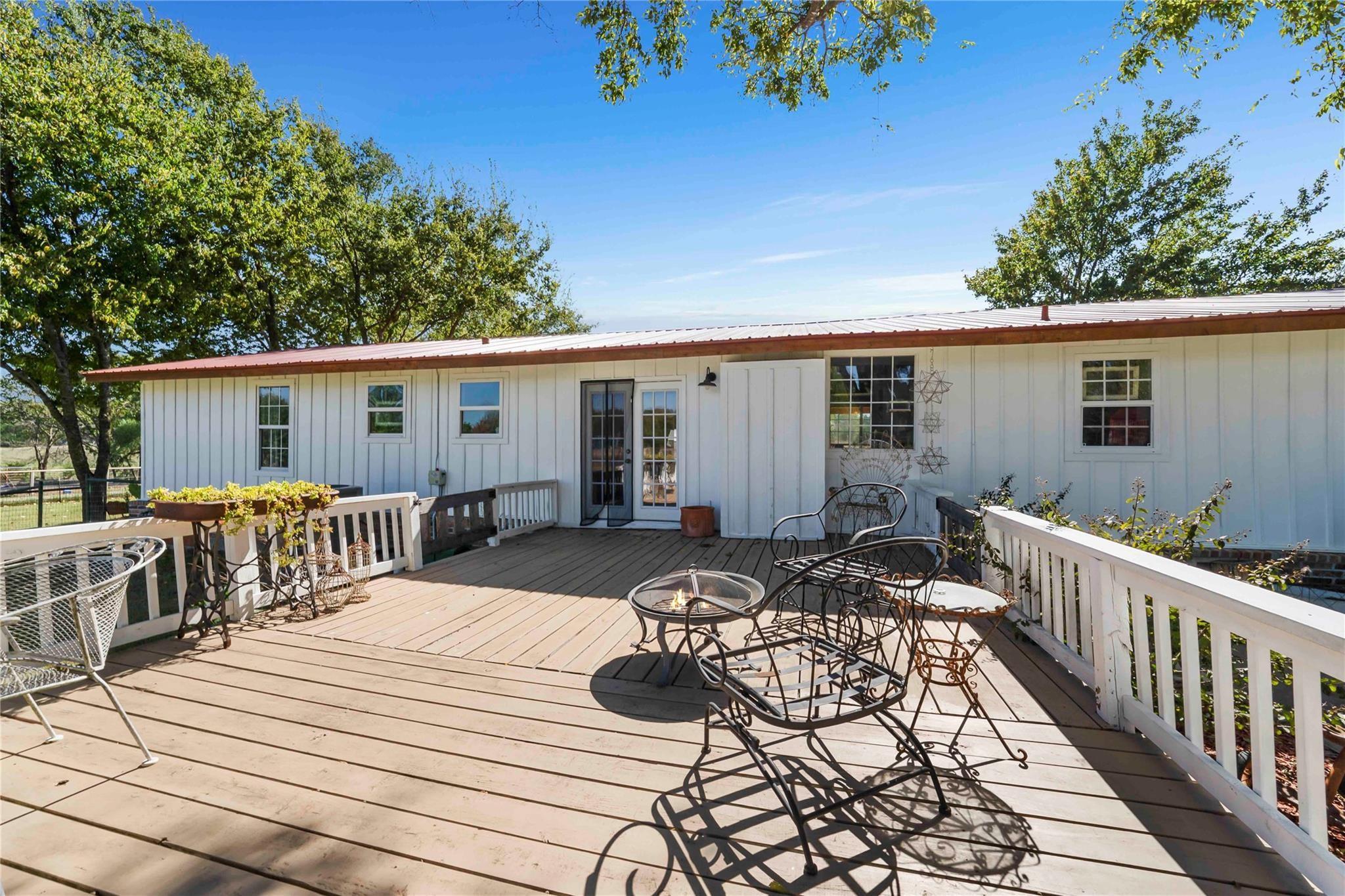 main property photo 28