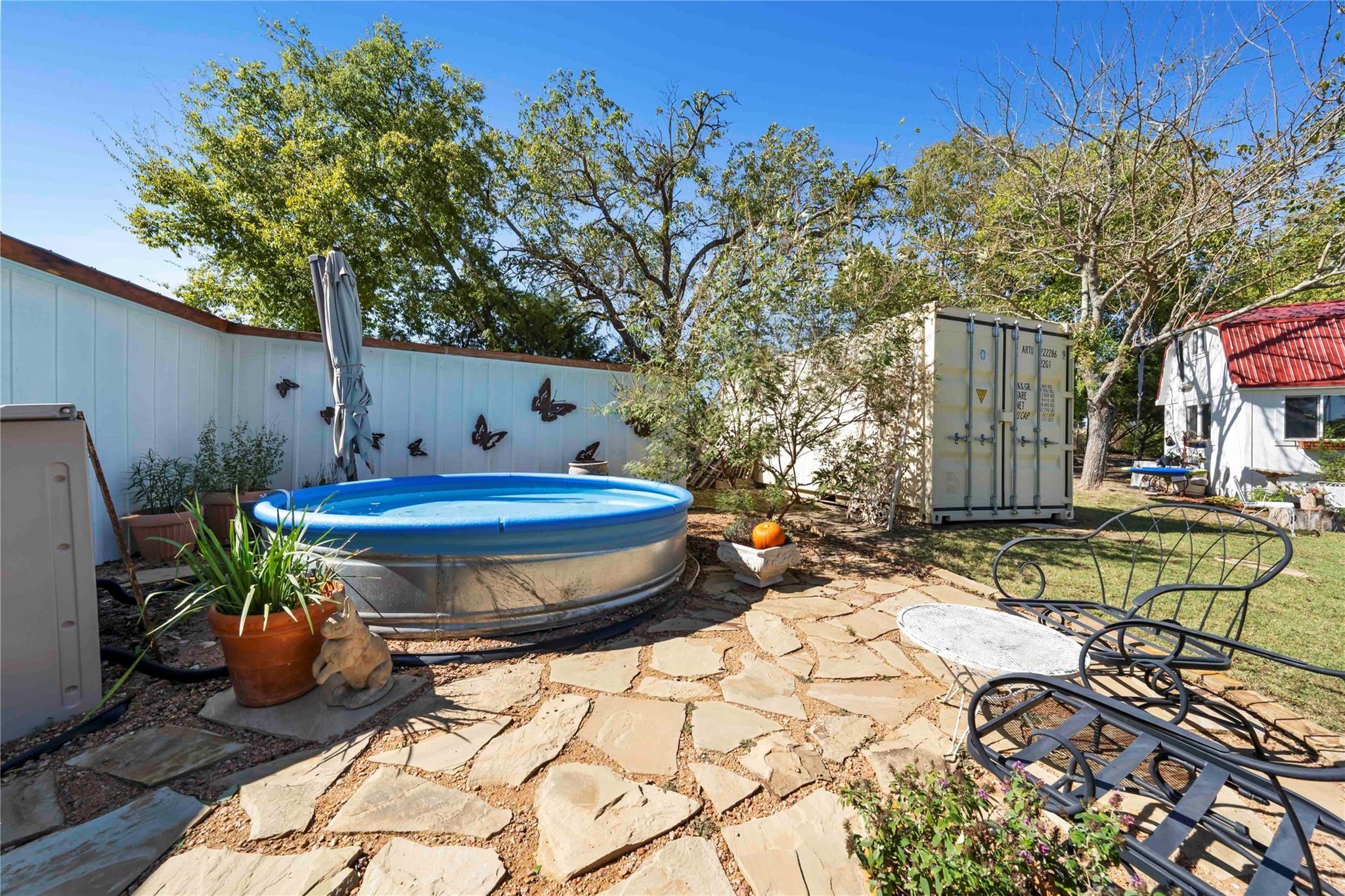main property photo 29