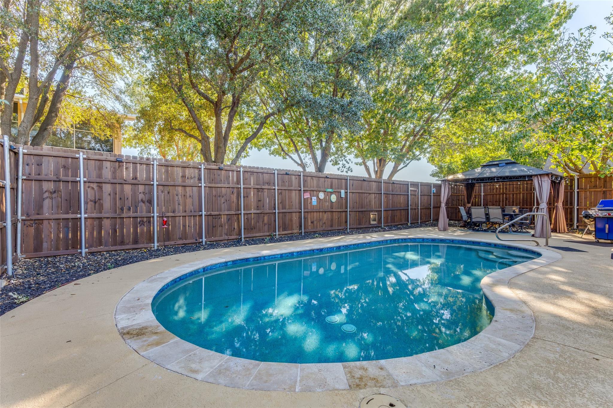 main property photo 23