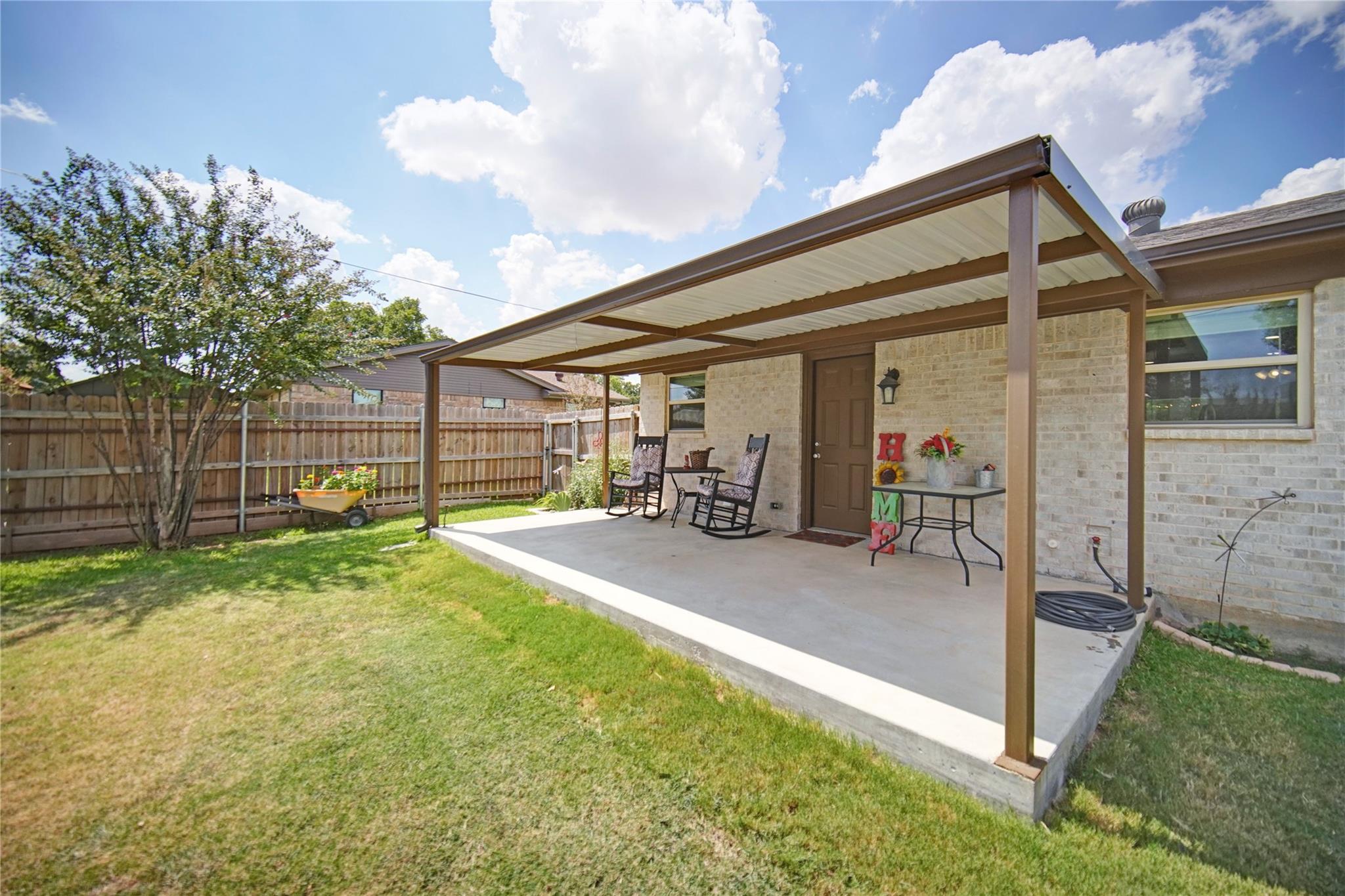 main property photo 14