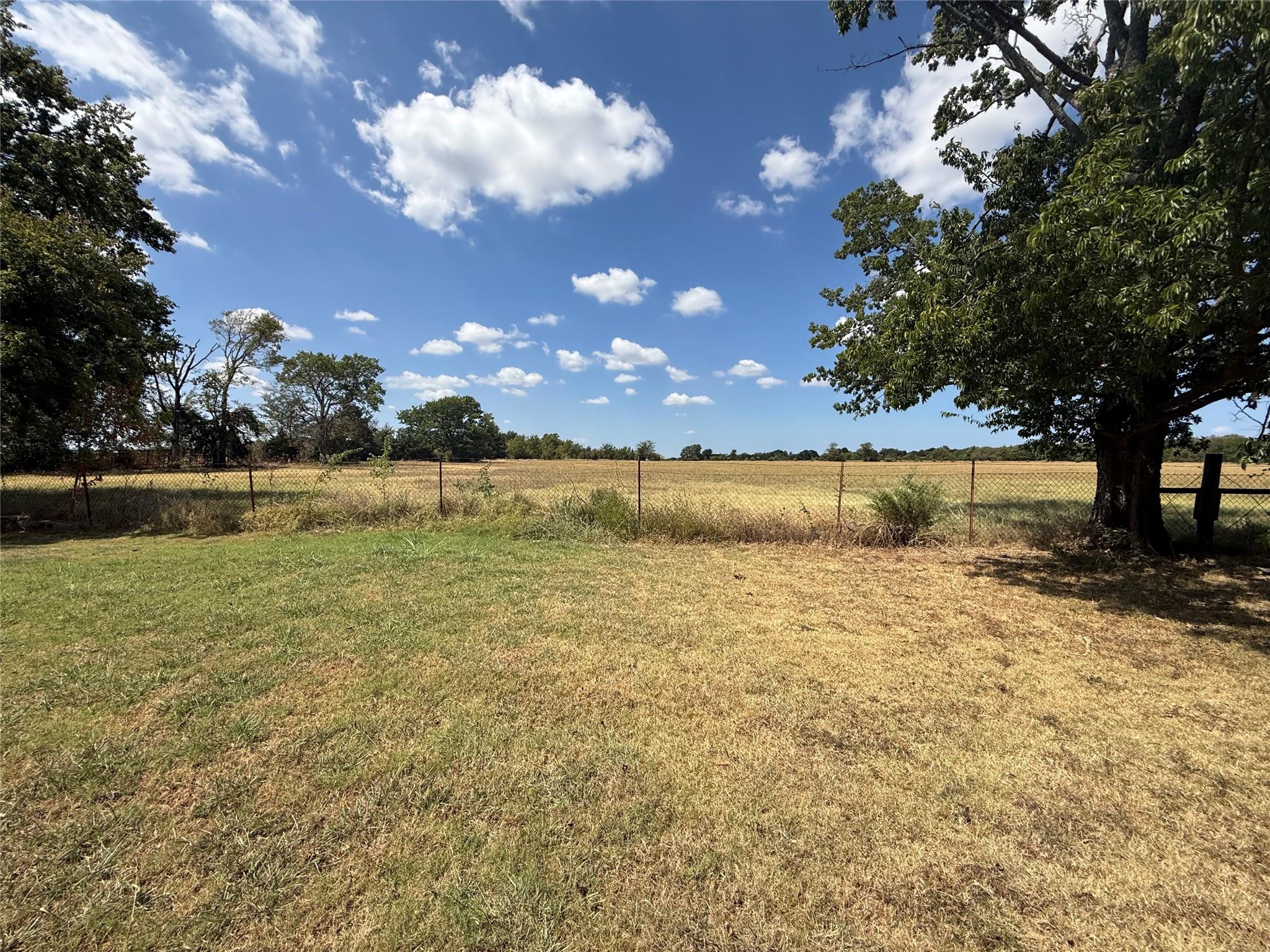 main property photo 9