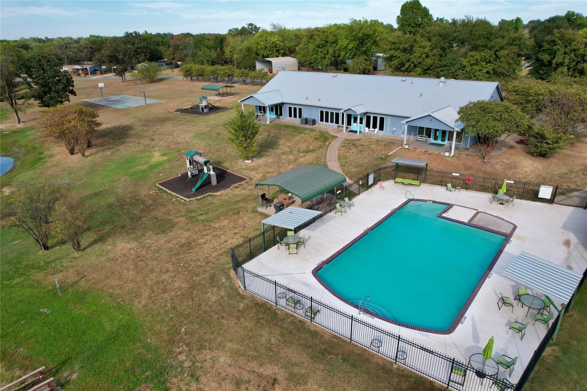 main property photo 19