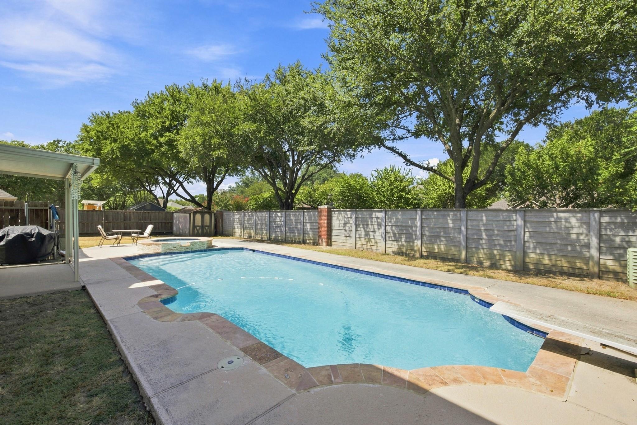 main property photo 33