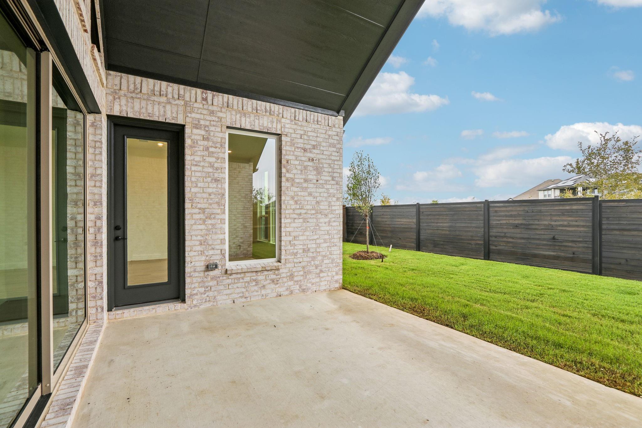 main property photo 28