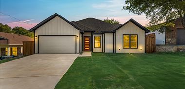image of property with 4 Bed | 2 Bath | 1,928 Sqft